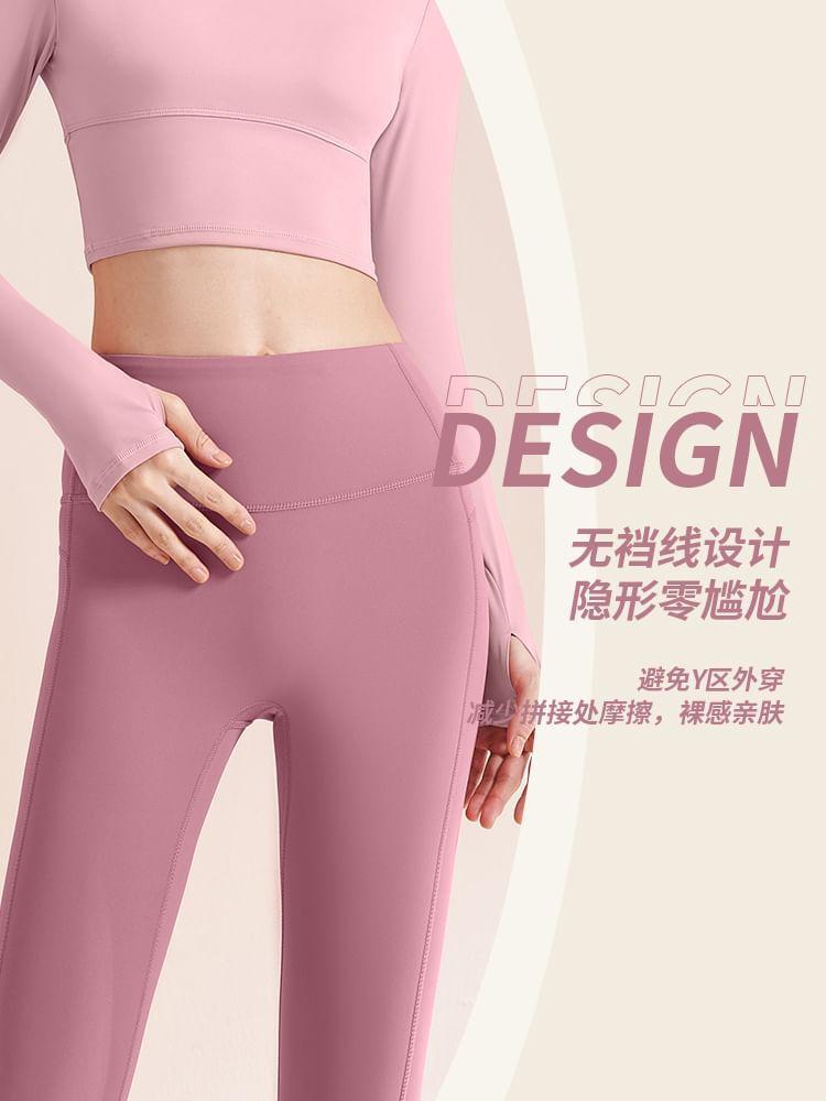 Long-Sleeve Crewneck Plain Cropped Top / Yoga Pants Product Image