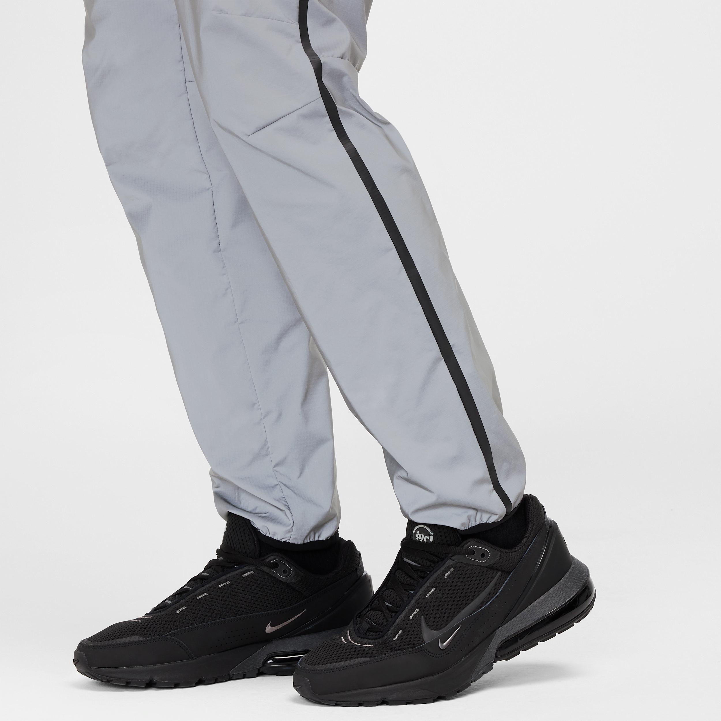 Nike Men's Tech Woven Flash Pants Product Image