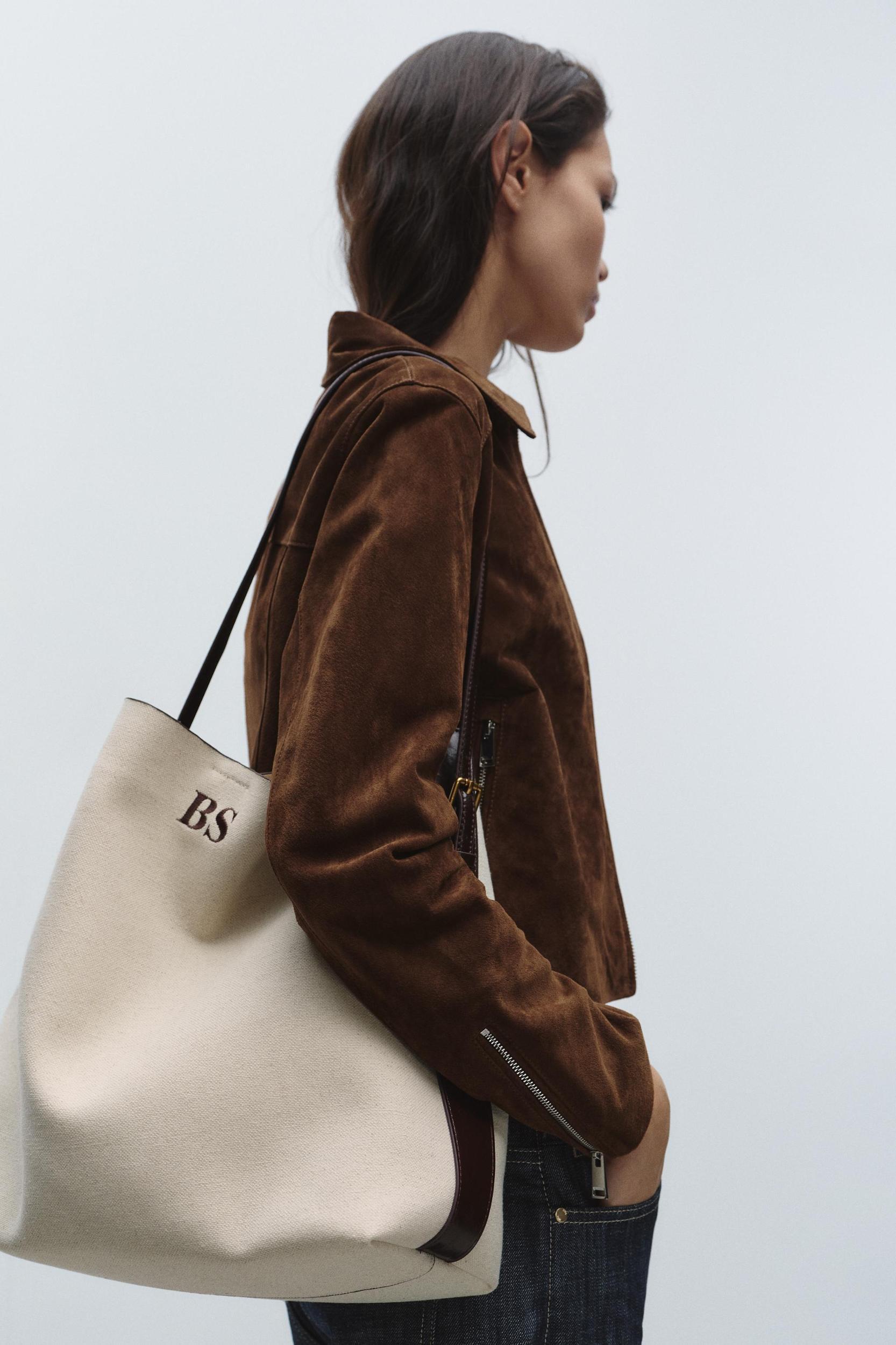 MAXI BUCKET BAG Product Image
