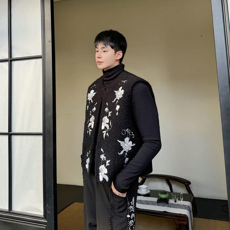 Crew Neck Floral Embroidered Frog Buttoned Fleece Vest Product Image
