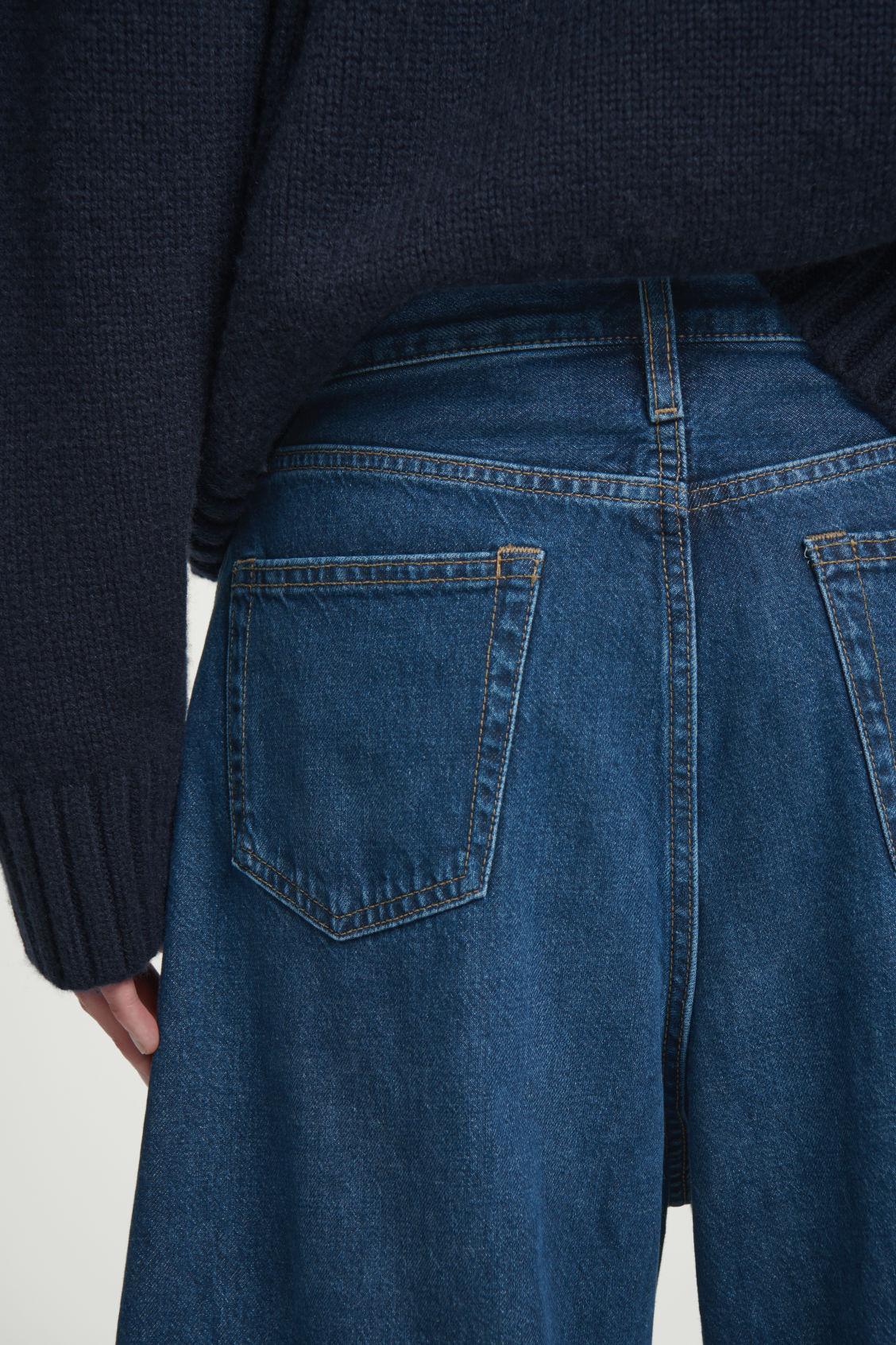 CASK BARREL-LEG JEANS Product Image