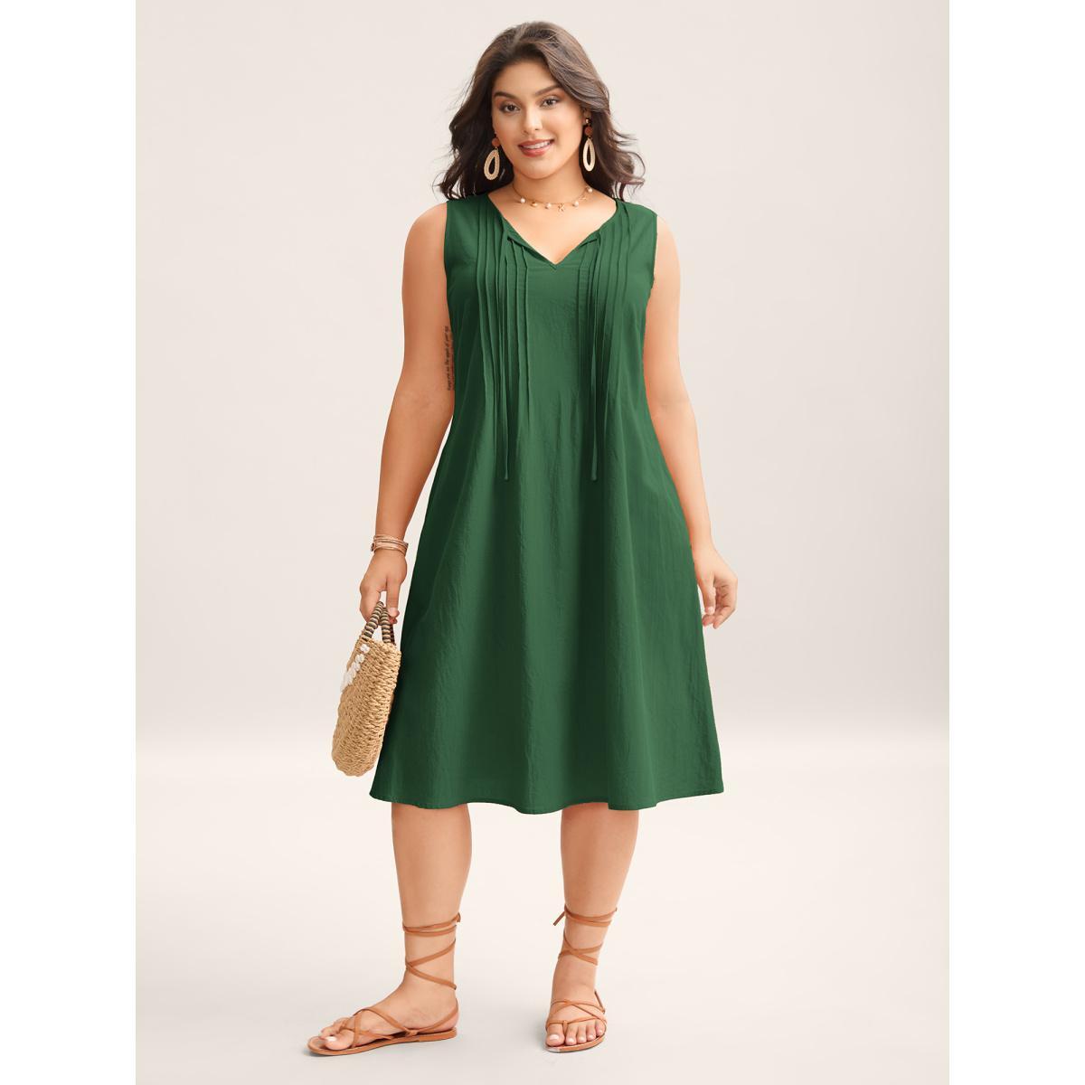 Plus Size Cotton Toothpick Pleat Plain Midi Dress Emerald Women Notched collar Sleeveless Curvy BloomChic 14-16/1X Product Image