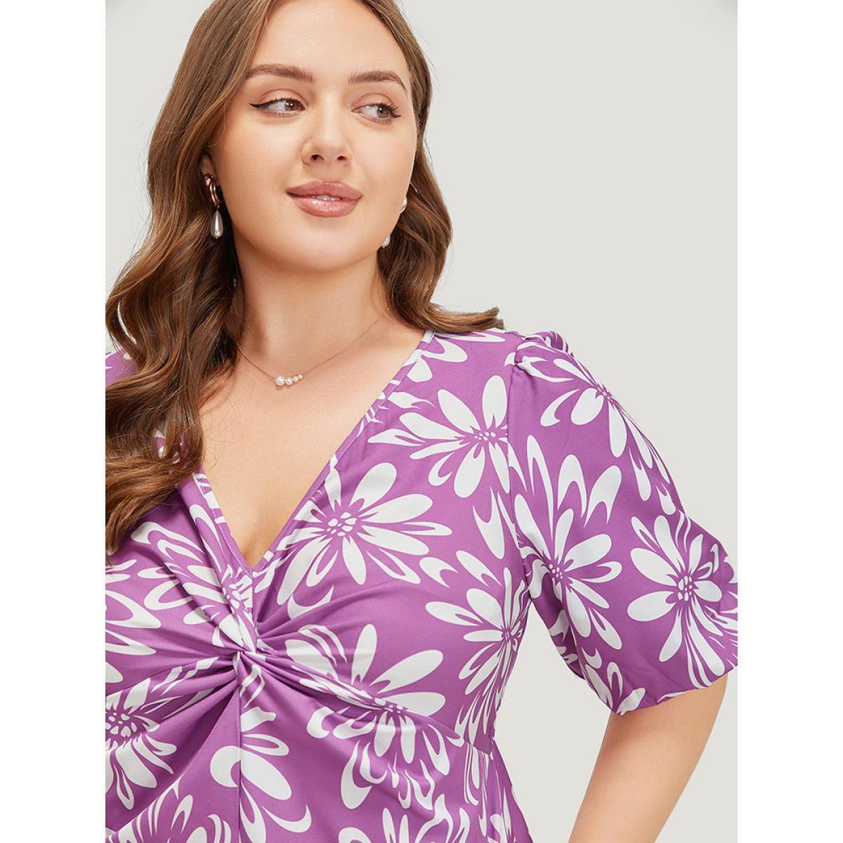 Plus Size Floral Print Puff Sleeve Pocket Twist Front Dress Lilac Women Elegant V-neck Short sleeve Curvy Midi Dress BloomChic 14-16/1X Product Image
