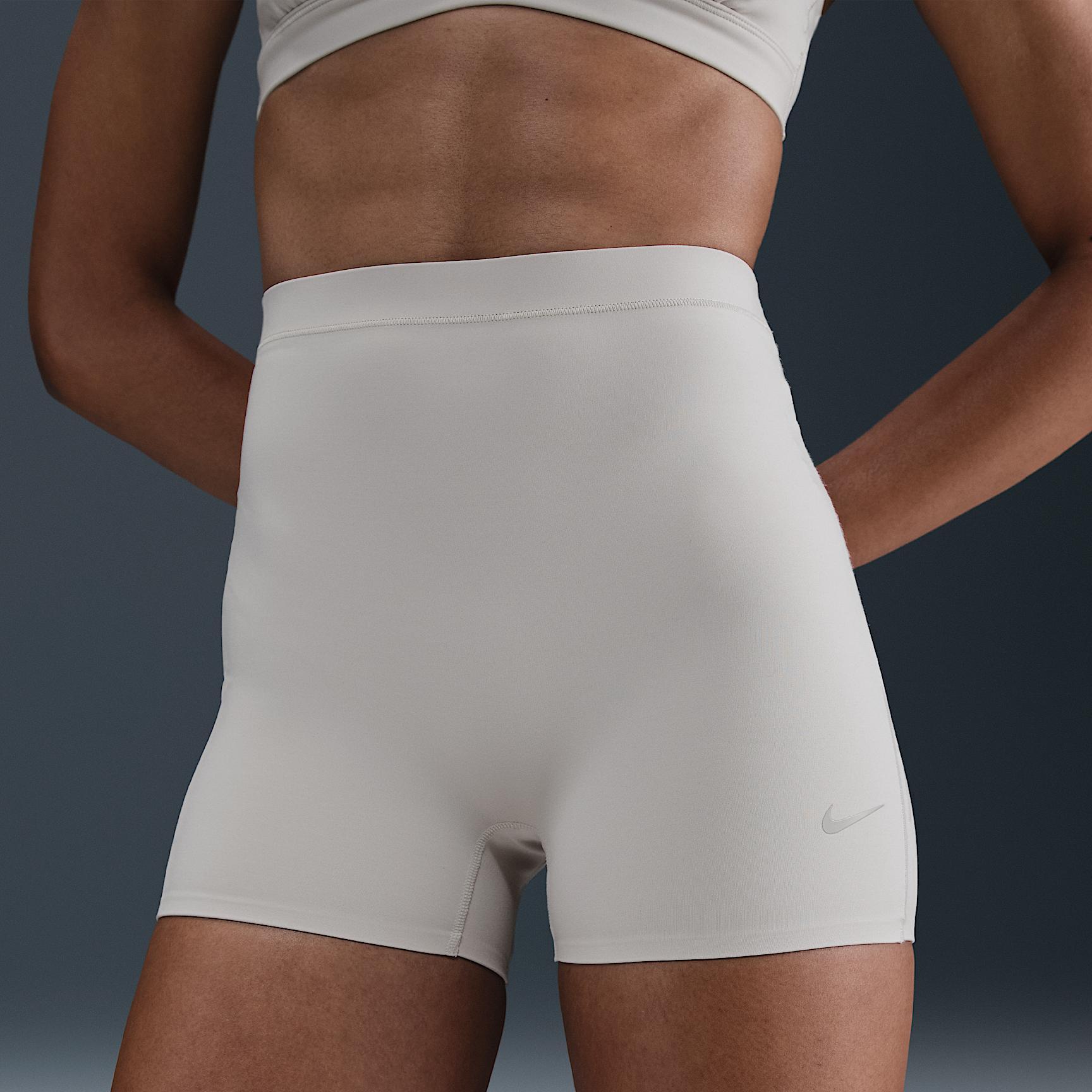 Nike Women's Form Boyshorts Product Image
