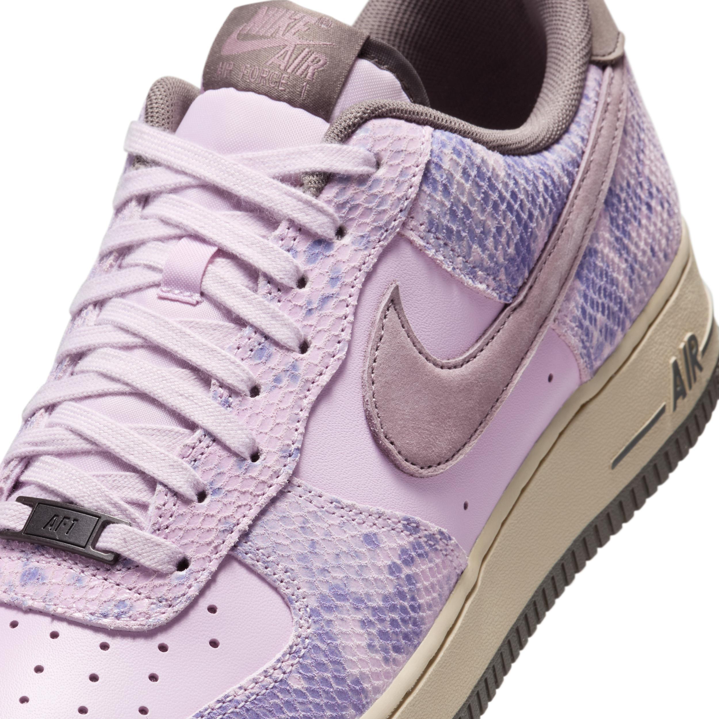 Nike Men's Air Force 1 '07 LV8 Shoes Product Image