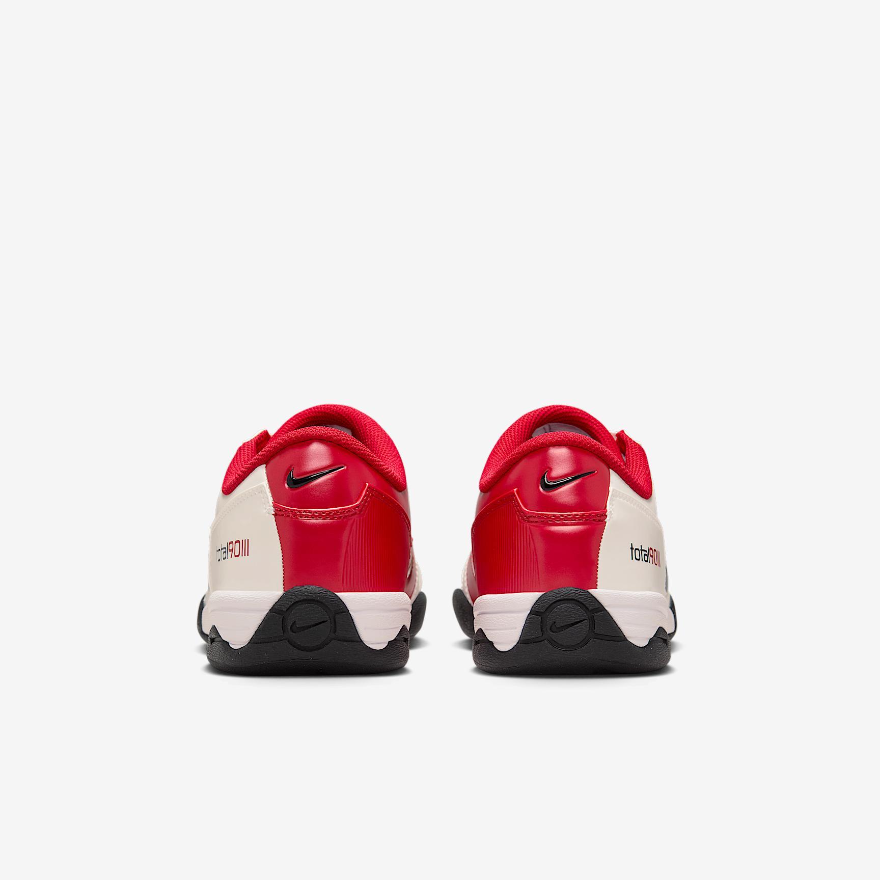 Nike Total 90 Men's Shoes Product Image