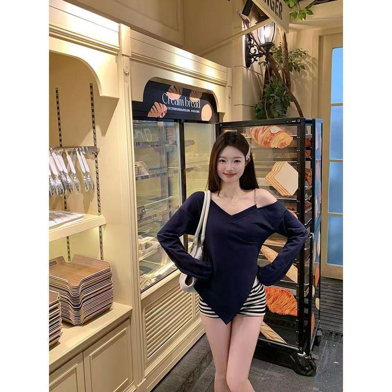 Chain Strap Cold Shoulder Plain Asymmetrical Pullover Product Image