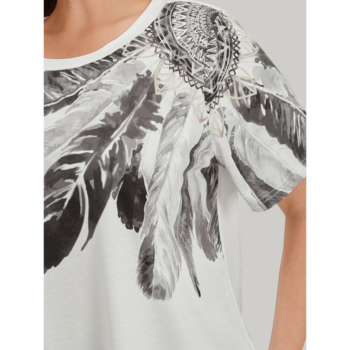 Plus Size Feather & Dream Catcher Print Crew Neck T-shirt White Women Casual Printed Feather Round Neck Dailywear T-shirts BloomChic 26/4X Product Image
