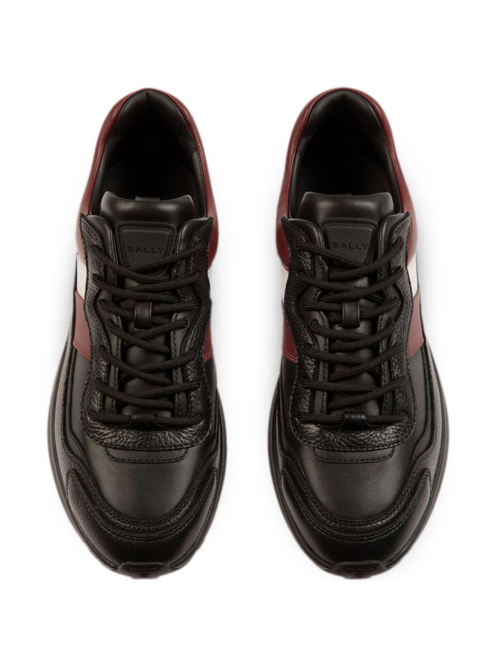 Outline sneakers Product Image