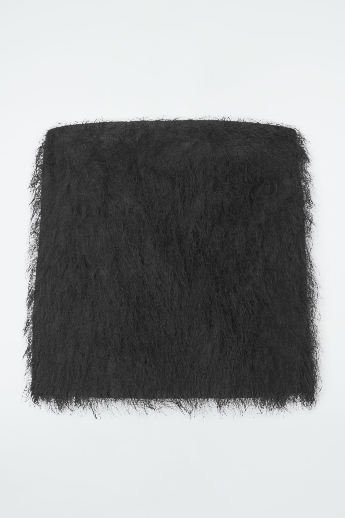 THE FEATHERED BANDEAU Product Image