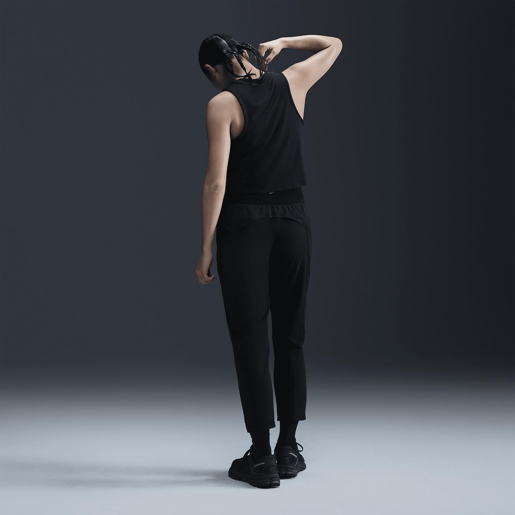 Nike One Classic Women's Dri-FIT Cropped Tank Top Product Image