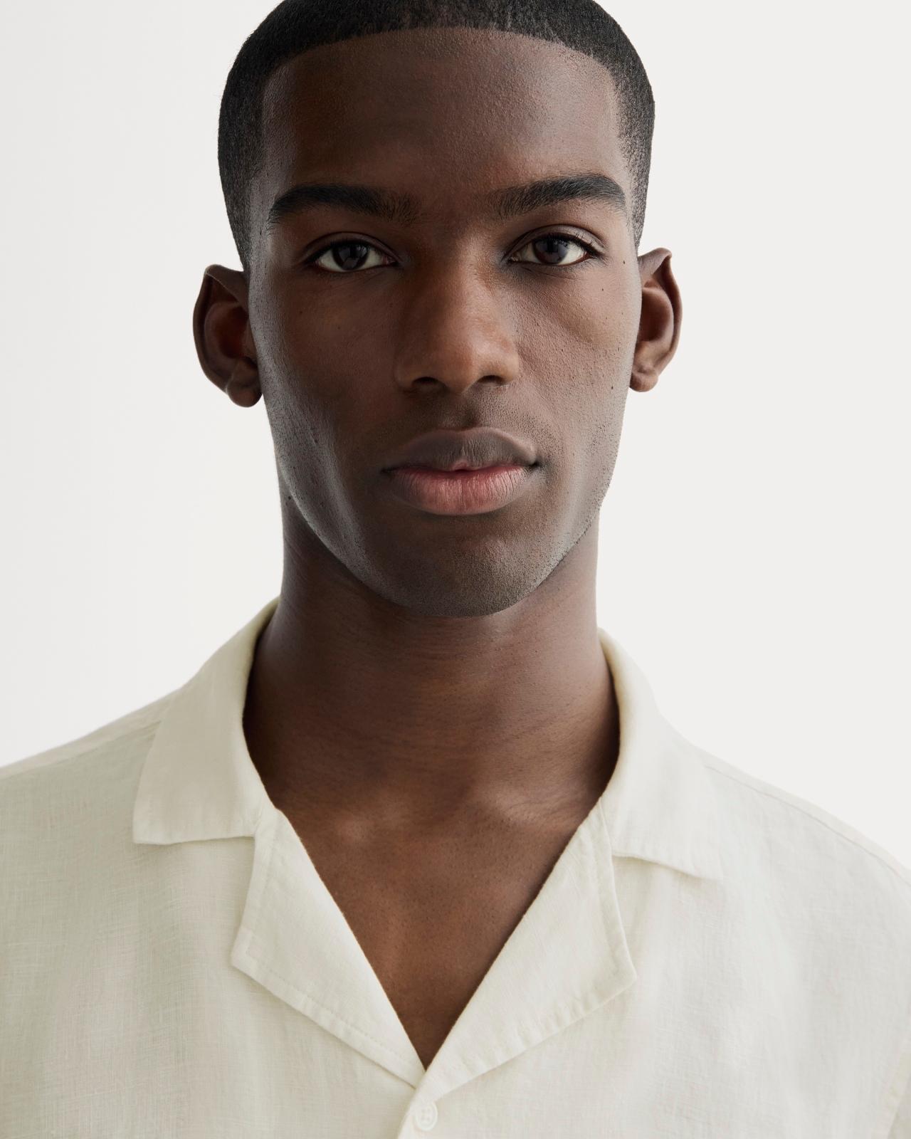 The Resort Shirt in Linen Product Image