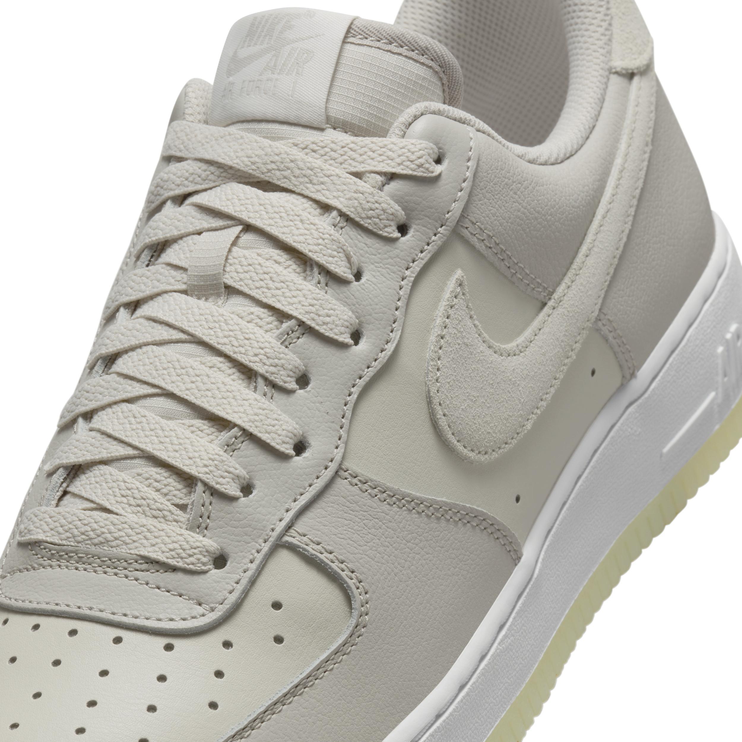 Nike Air Force 1 '07 LV8 Men's Shoes Product Image
