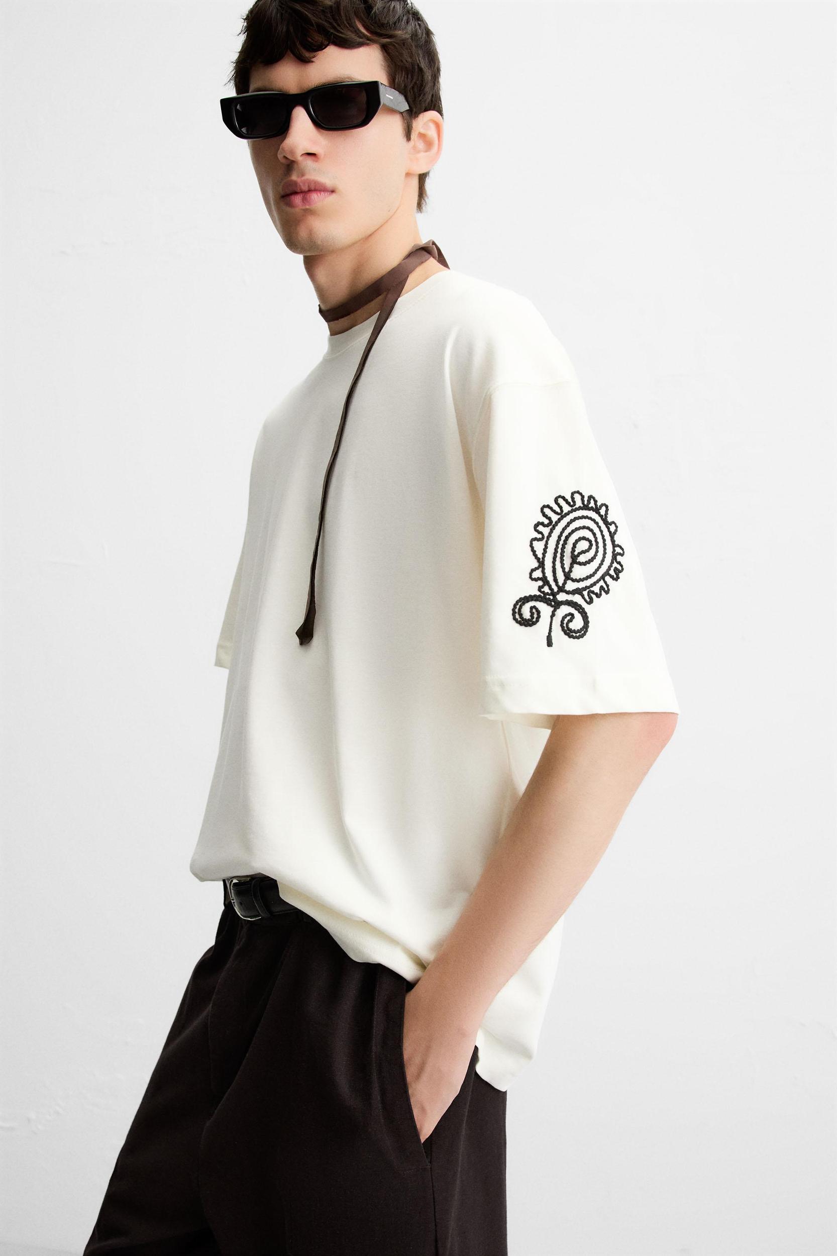 CONTRAST EMBROIDERY SHIRT Product Image