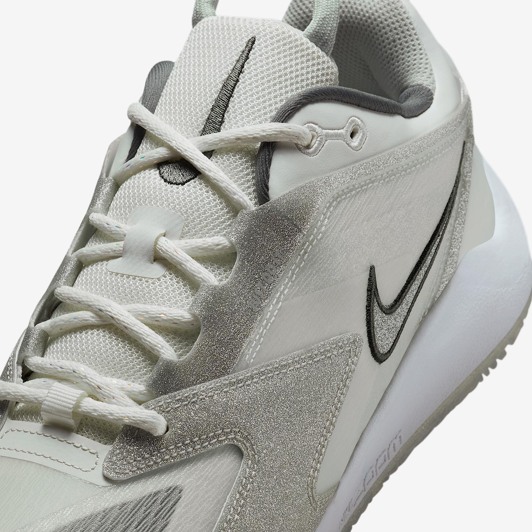 Nike HyperAce 3 SE Volleyball Shoes Product Image