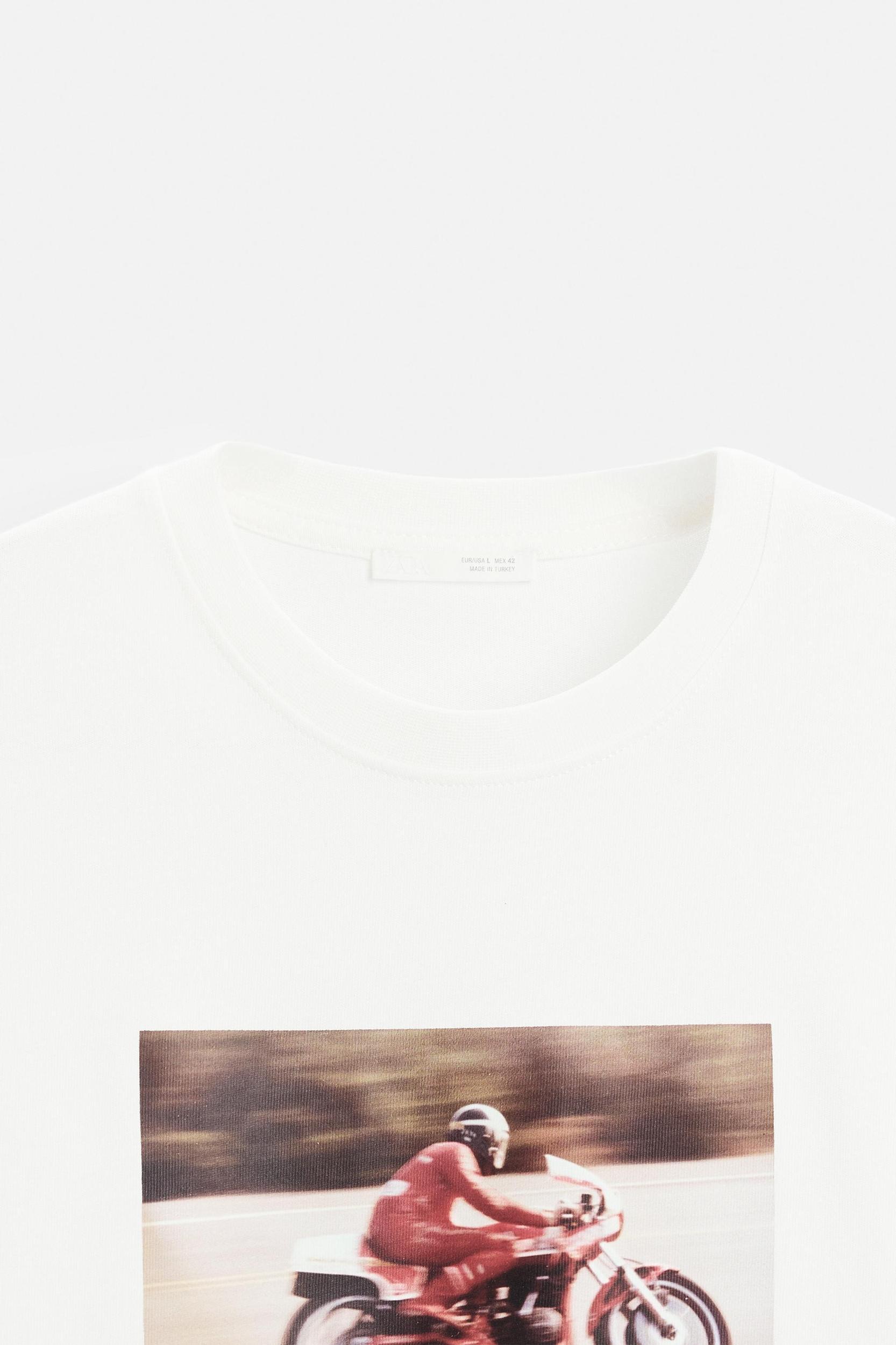 PRINTED PHOTOGRAPH T-SHIRT Product Image