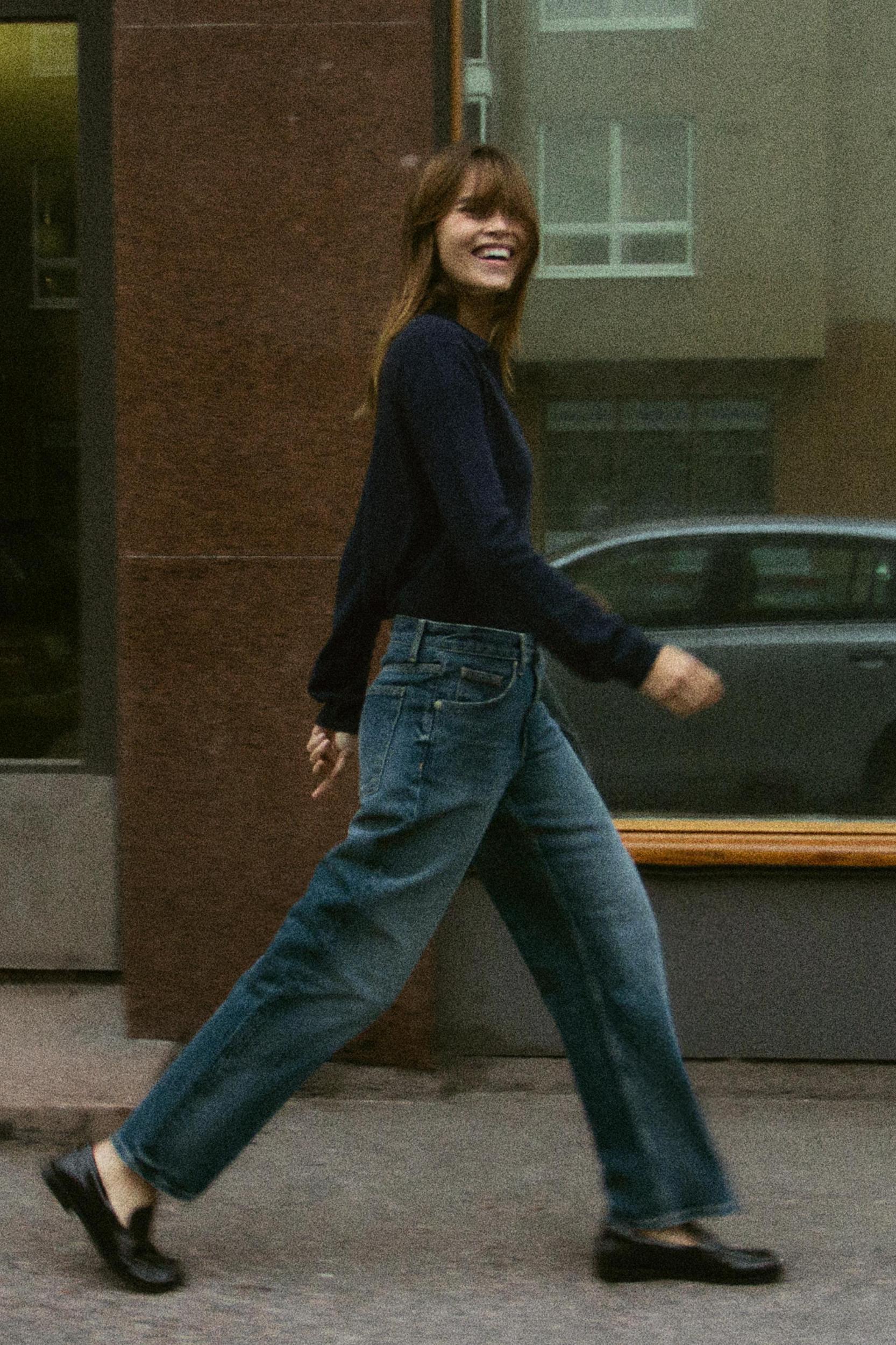 MID WAIST TRF CURVED LEG BALLOON JEANS Product Image