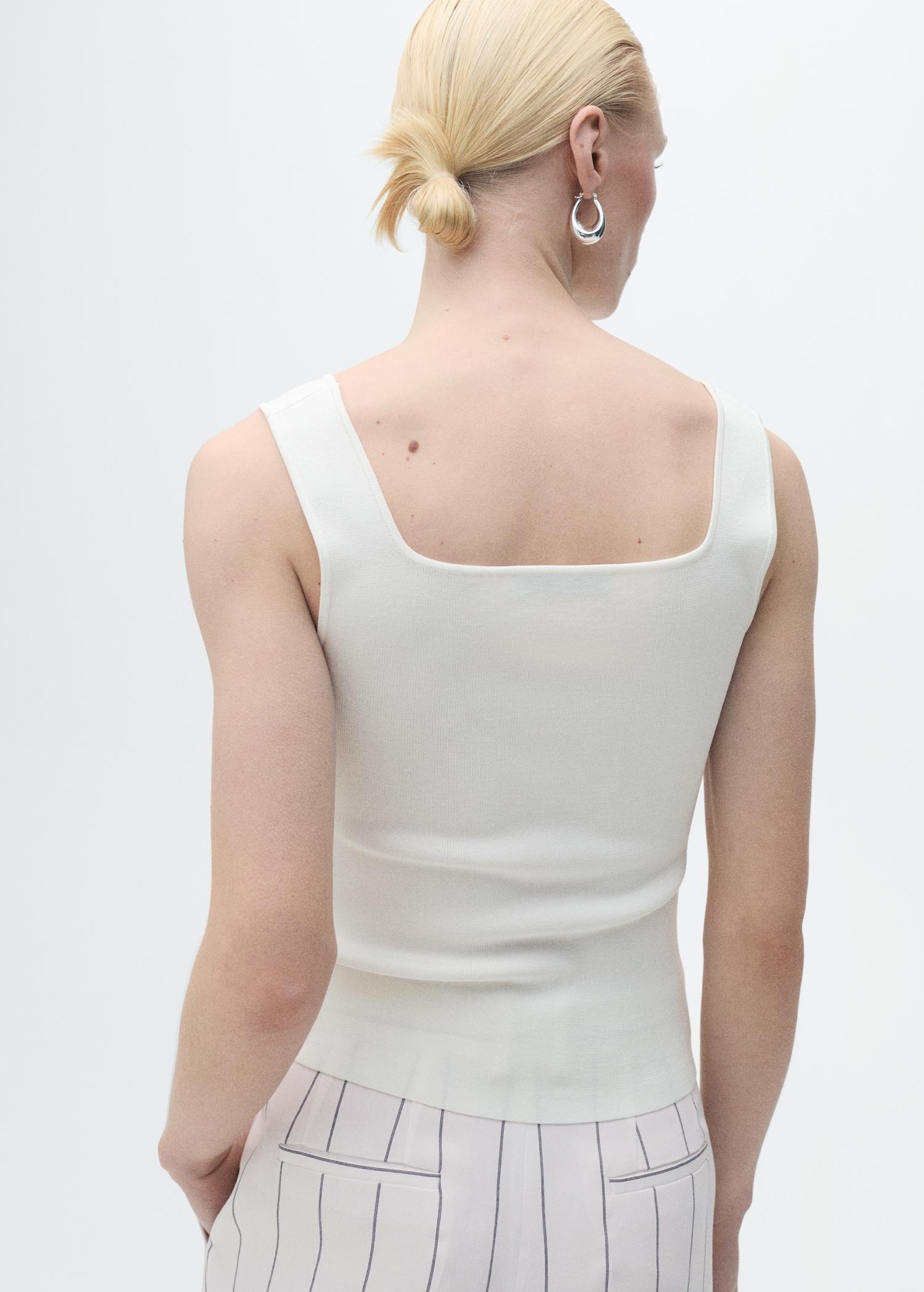 Fine-knit top with low neckline - Women | MANGO USA Product Image