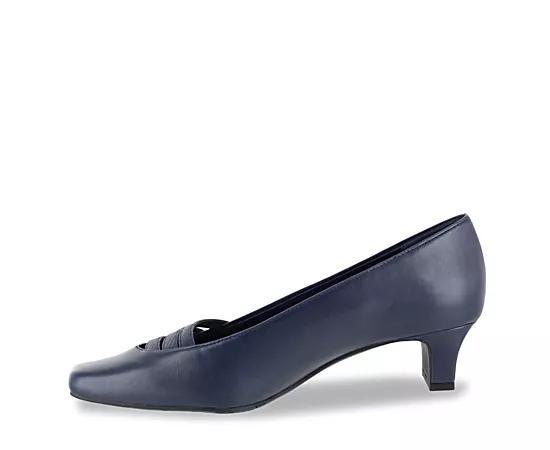 Easy Street Entice Womens Suede Pumps Product Image