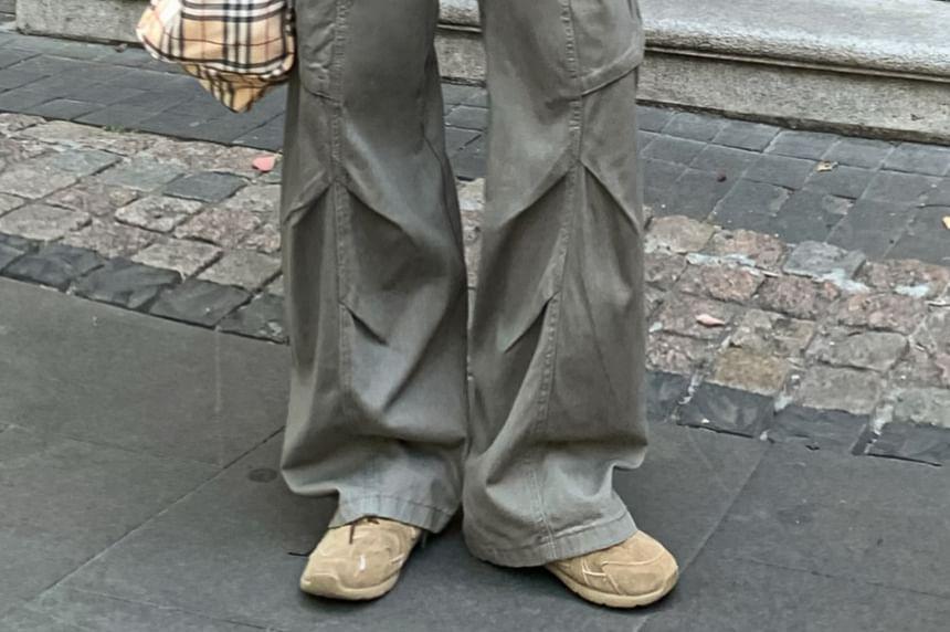 High Rise Washed Wide Leg Cargo Jeans Product Image
