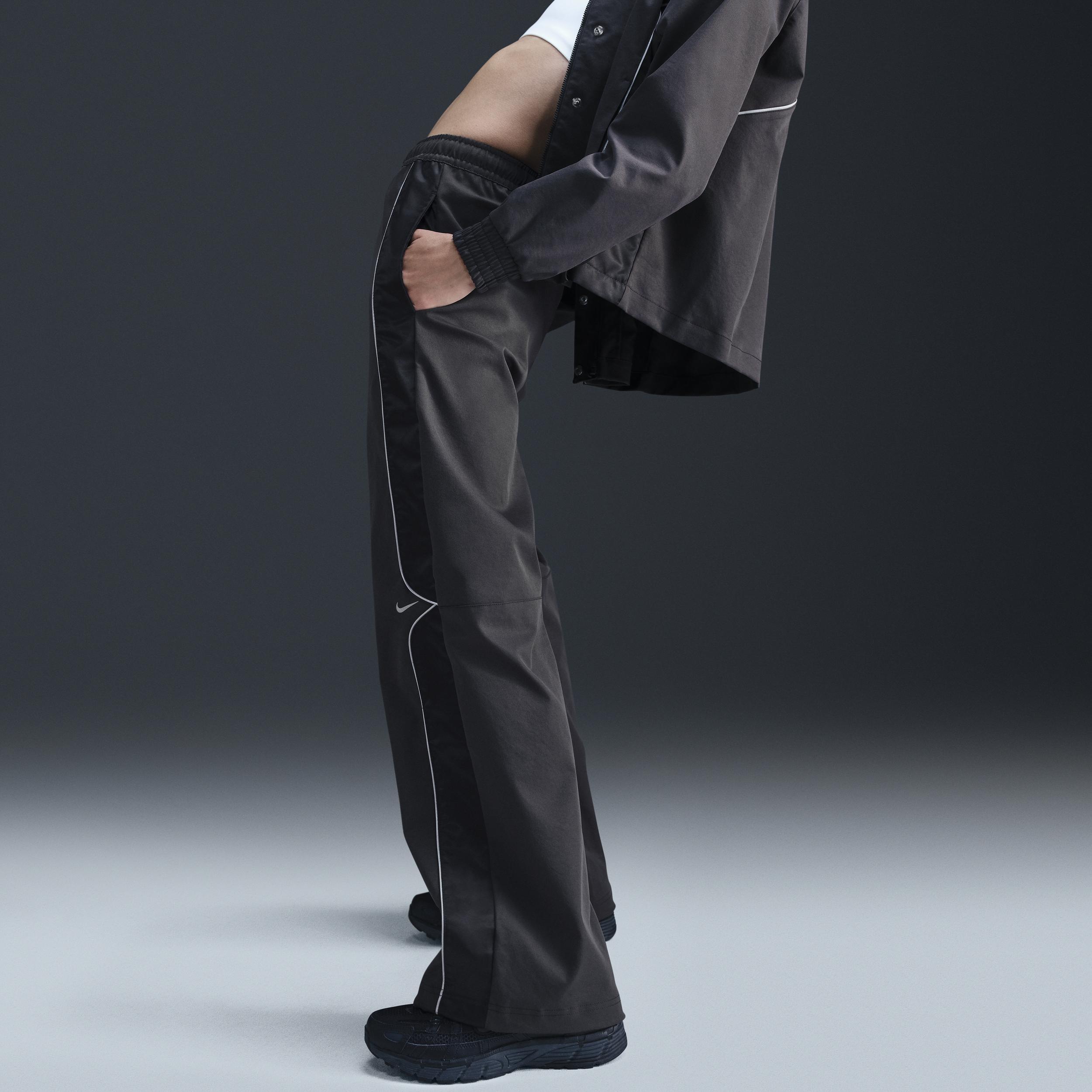 Nike Sportswear Women's Woven Pants Product Image