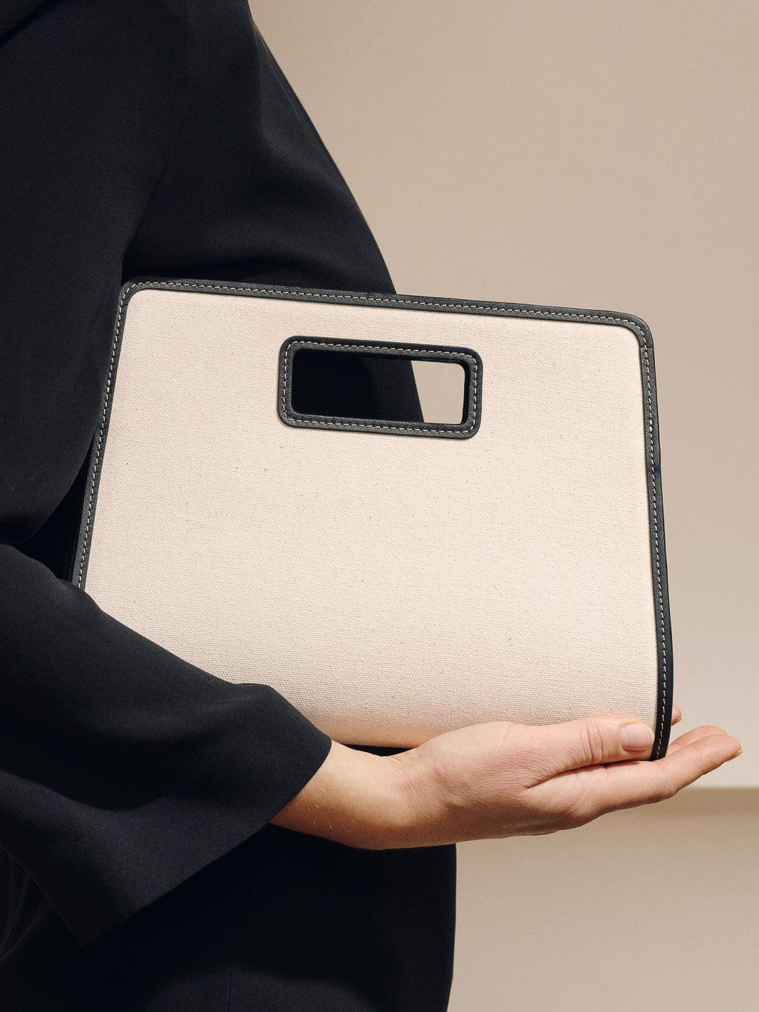 The Retro Clutch in Canvas Product Image