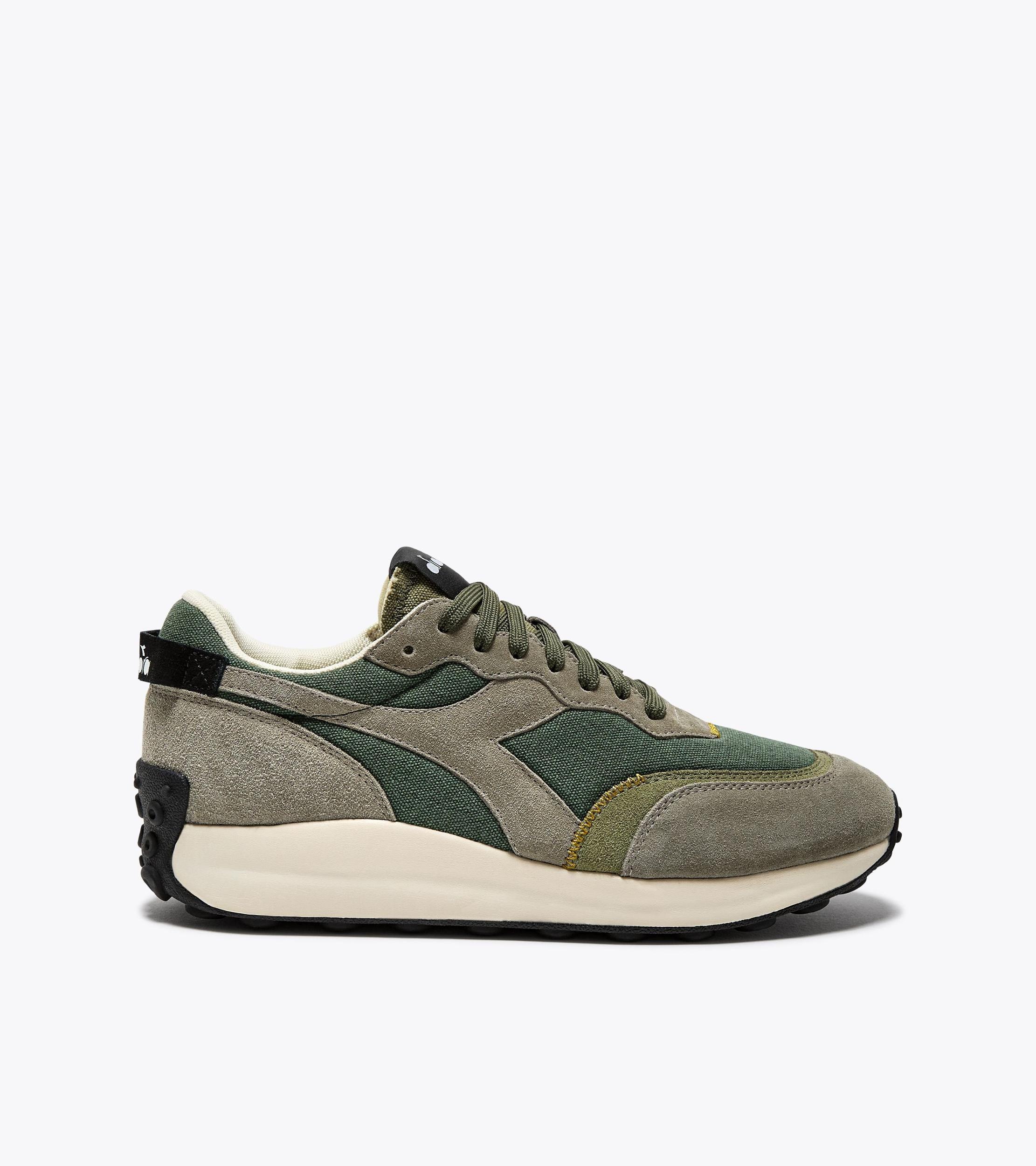RACE SUEDE SW Product Image