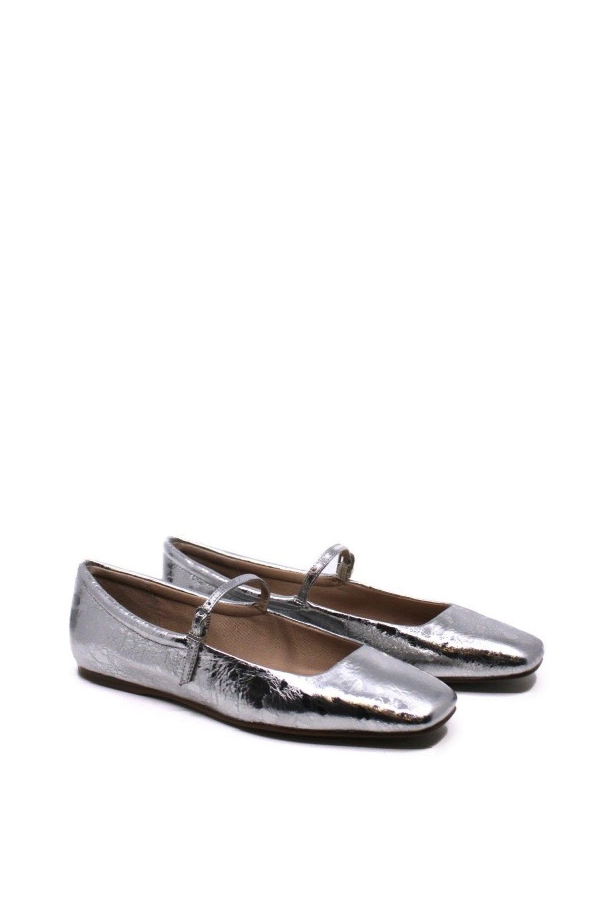 Dolce Vita Reyes Silver Distressed Product Image