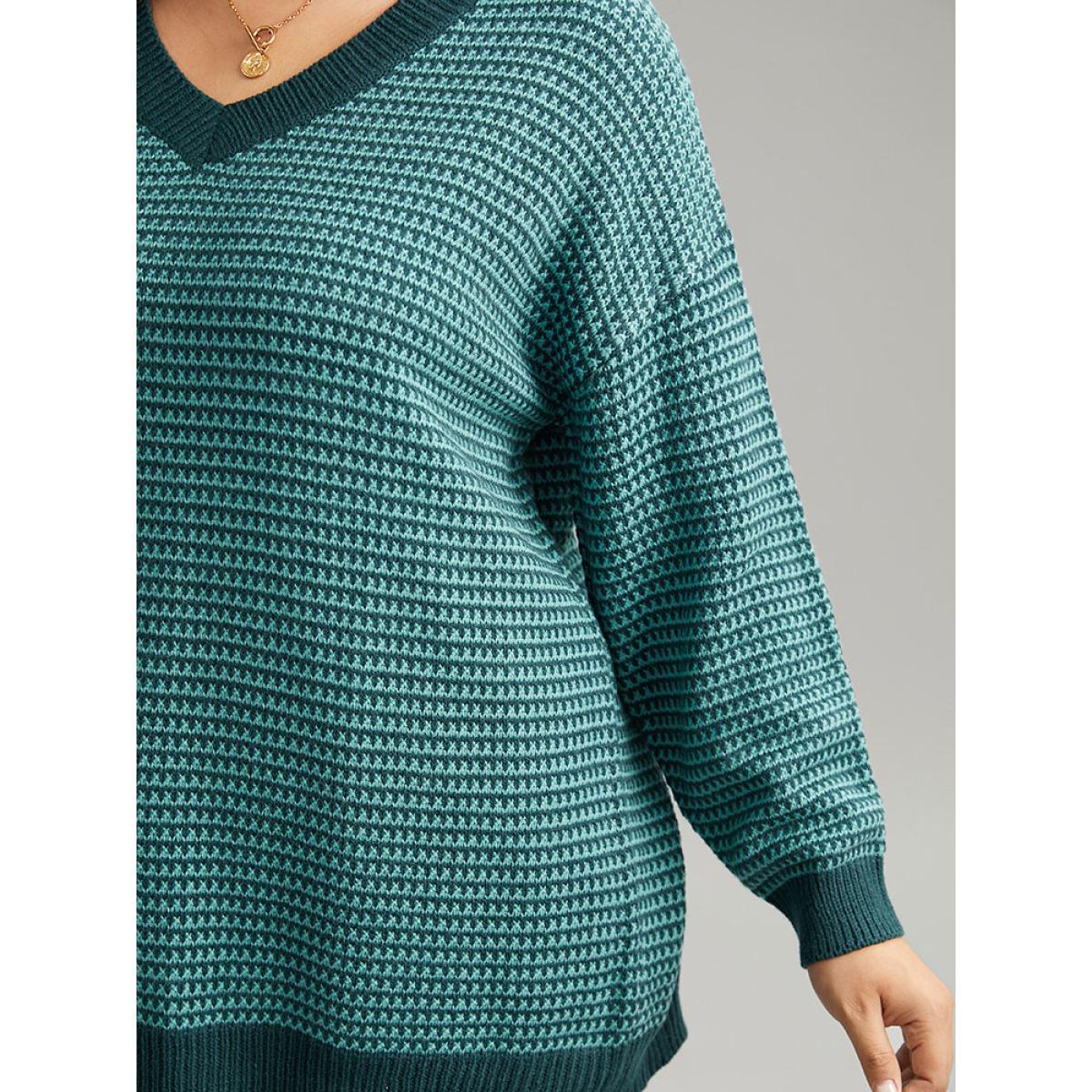 Plus Size Solid Plisse V Neck Split Side Pullover Emerald Women Casual Loose Long Sleeve V-neck Dailywear Pullovers BloomChic 12/L Product Image