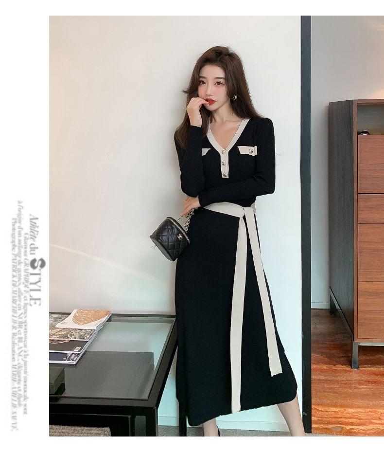 Long-Sleeve V-Neck Two Tone Sashed Midi A-Line Knit Dress Product Image