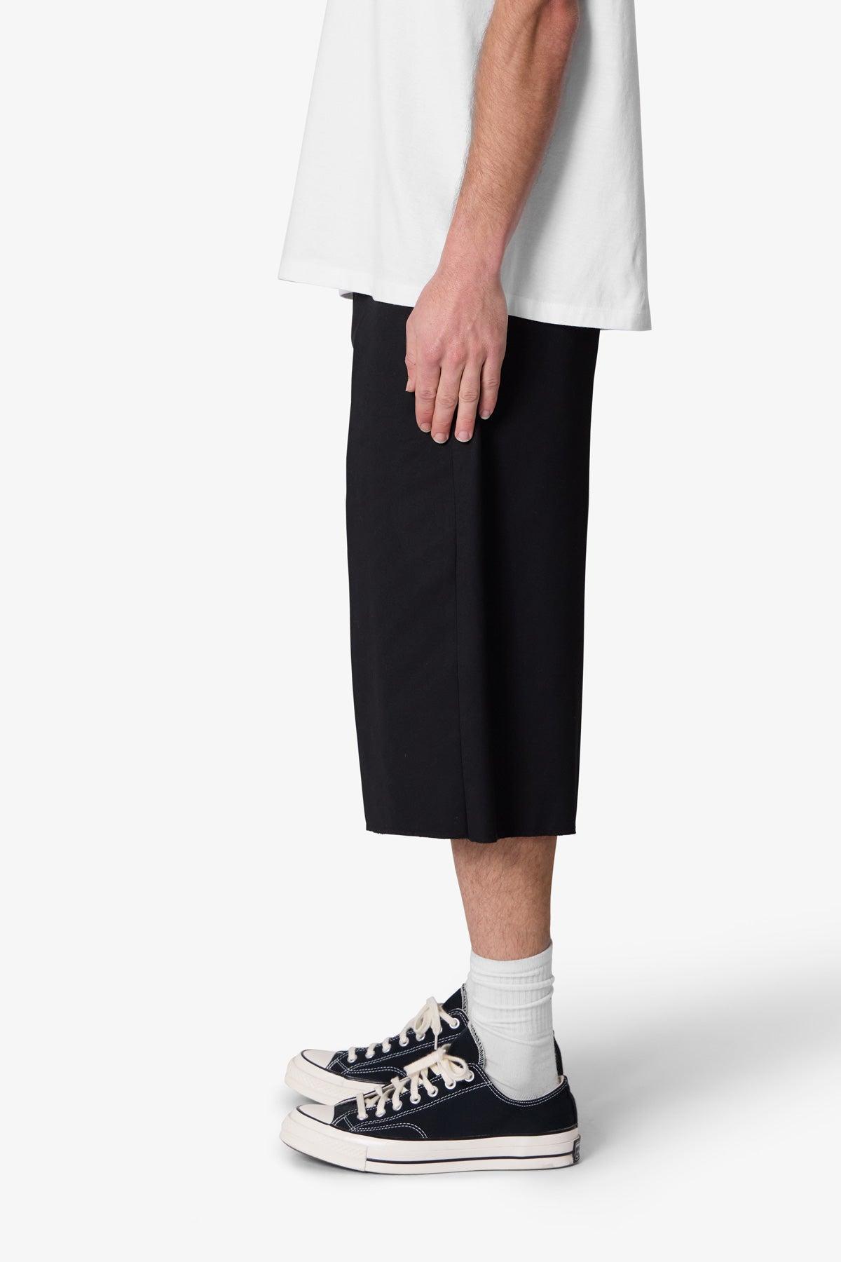Baggy Pleated Shorts - Black Product Image