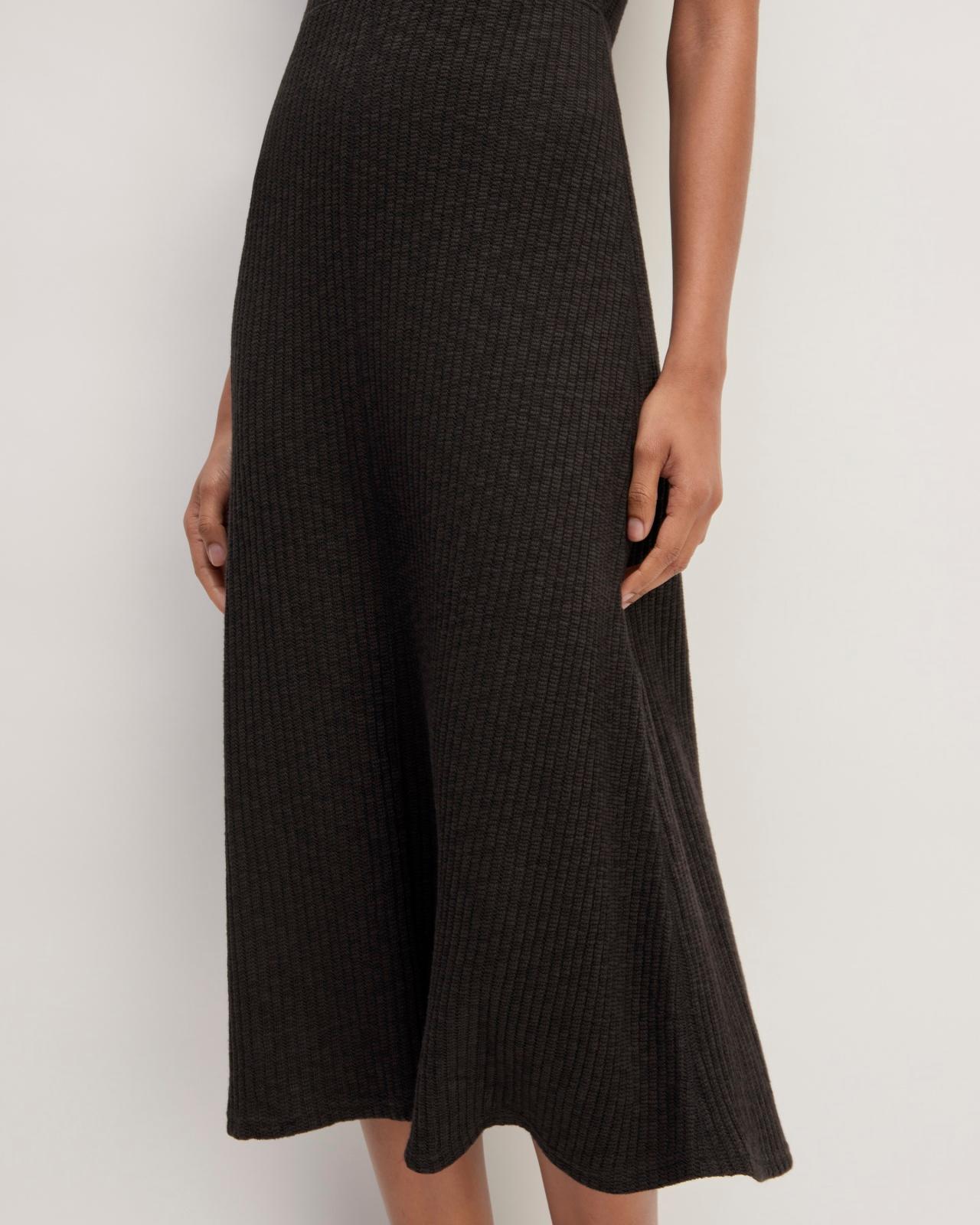 The Rib-Knit Cap-Sleeve Midi Dress Product Image