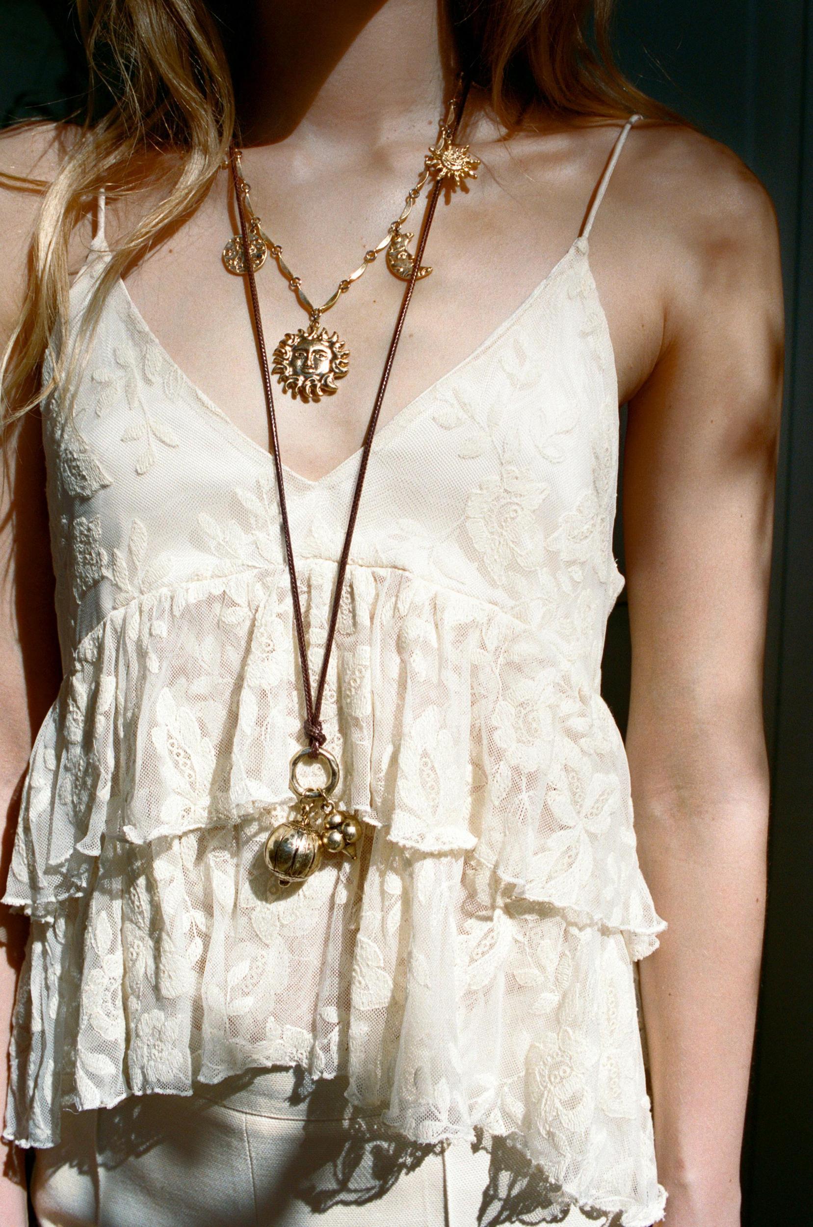 TOP WITH RUFFLED STRAPS Product Image