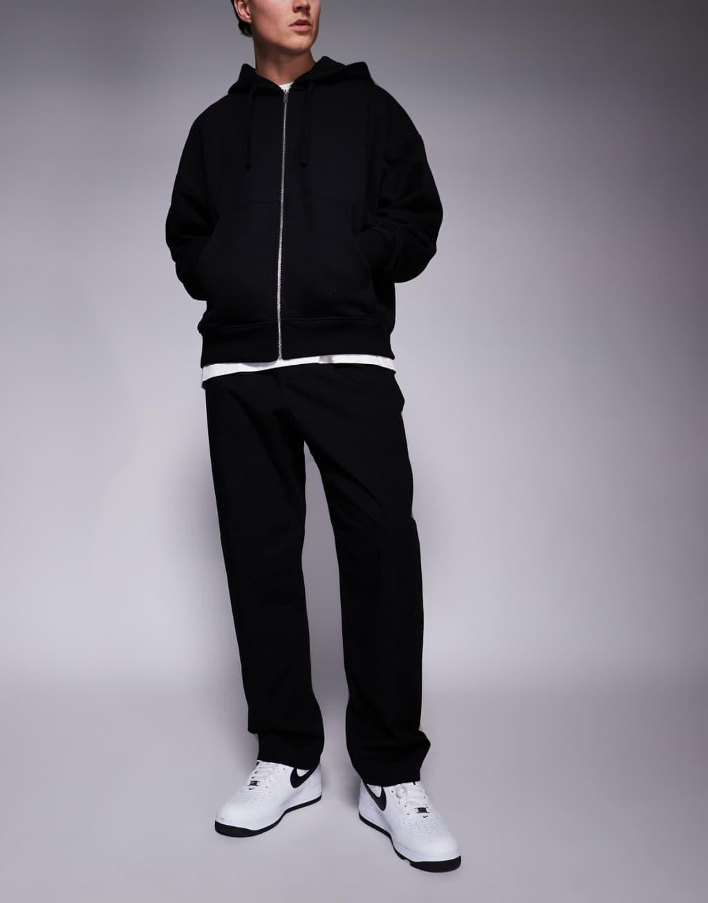 The North Face Beta Utility Belted Pants in black Product Image