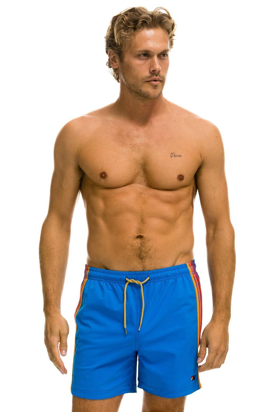 MEN'S 5 STRIPE FLEX SHORTS - PARROT BLUE Male Product Image