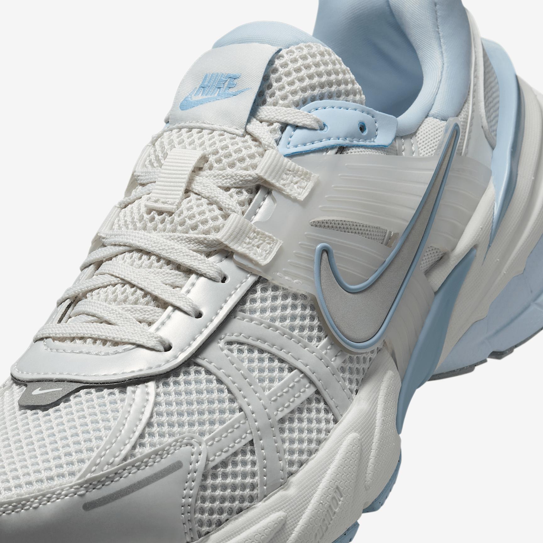 Nike Women's V2K Run Shoes Product Image
