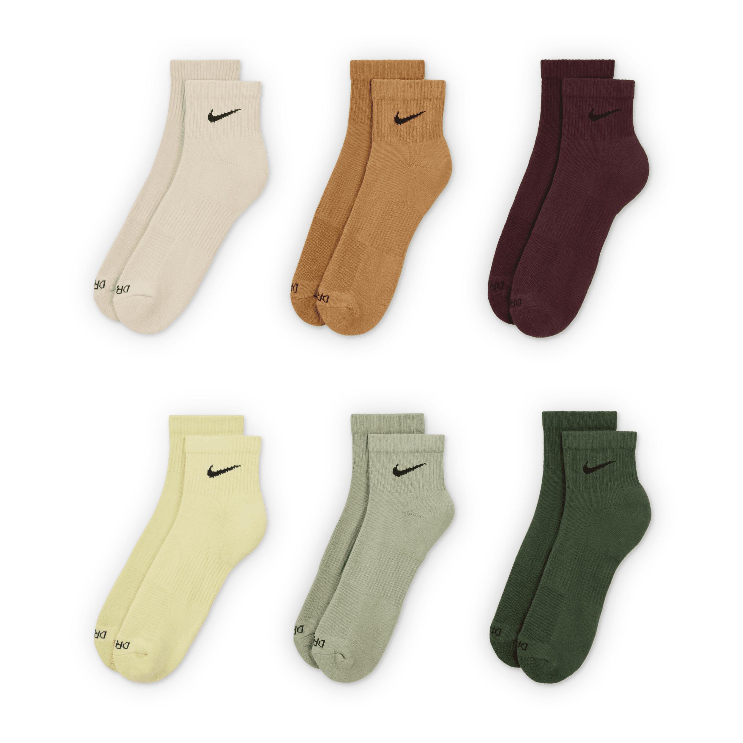 Nike Everyday Plus Cushioned Training Ankle Socks (6 Pairs) Product Image