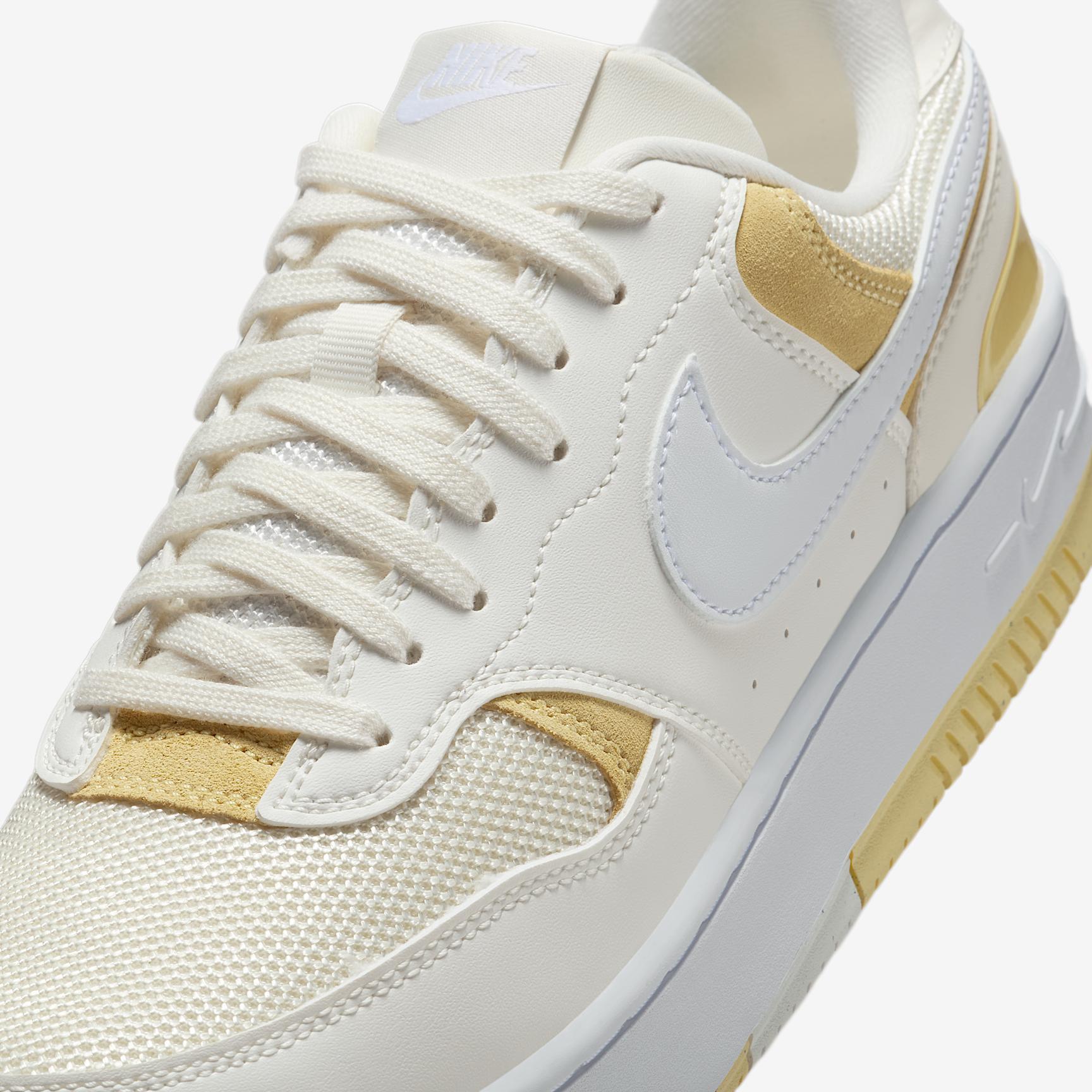 Nike Women's Gamma Force Shoes Product Image