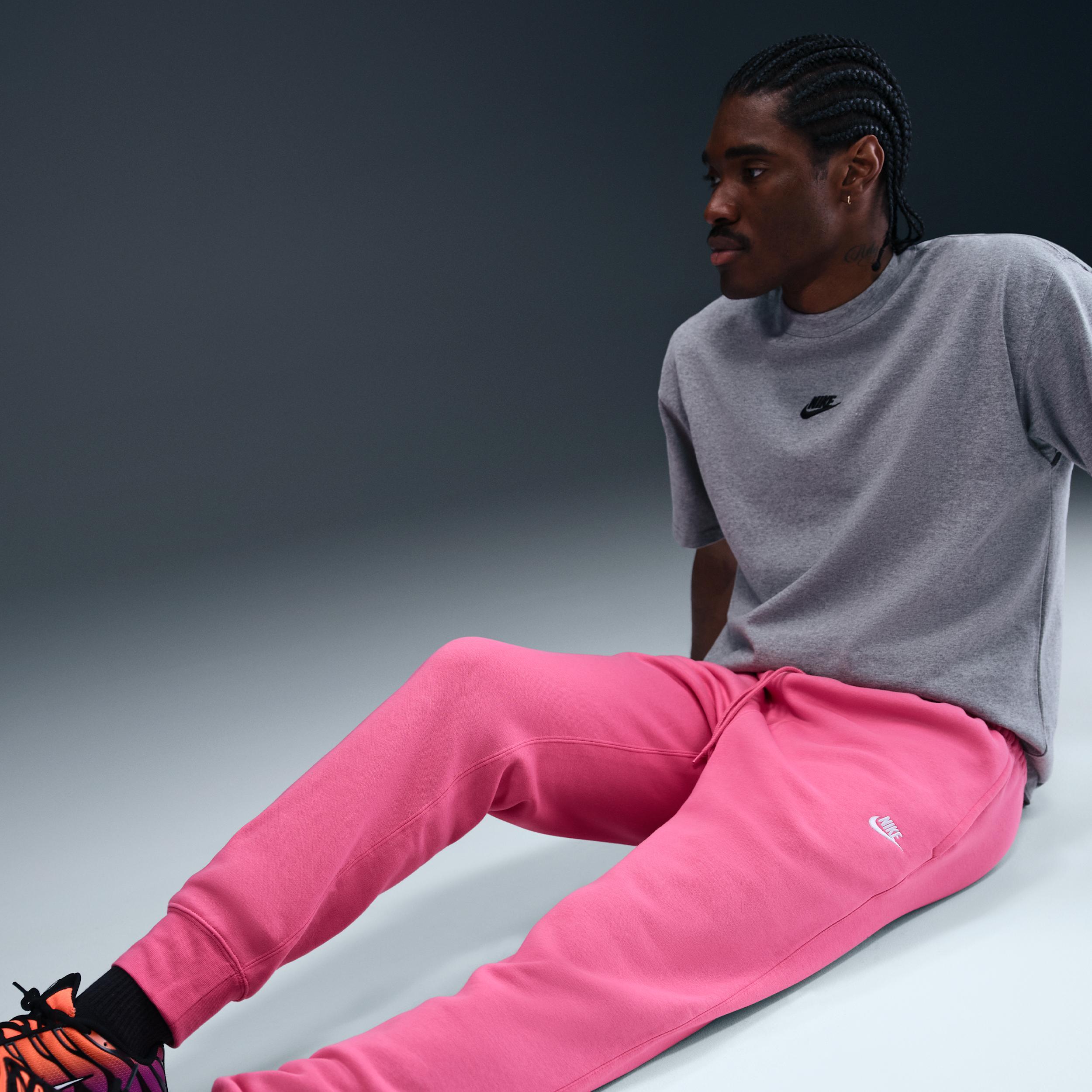 Nike Men's Club Jogger Pants Product Image