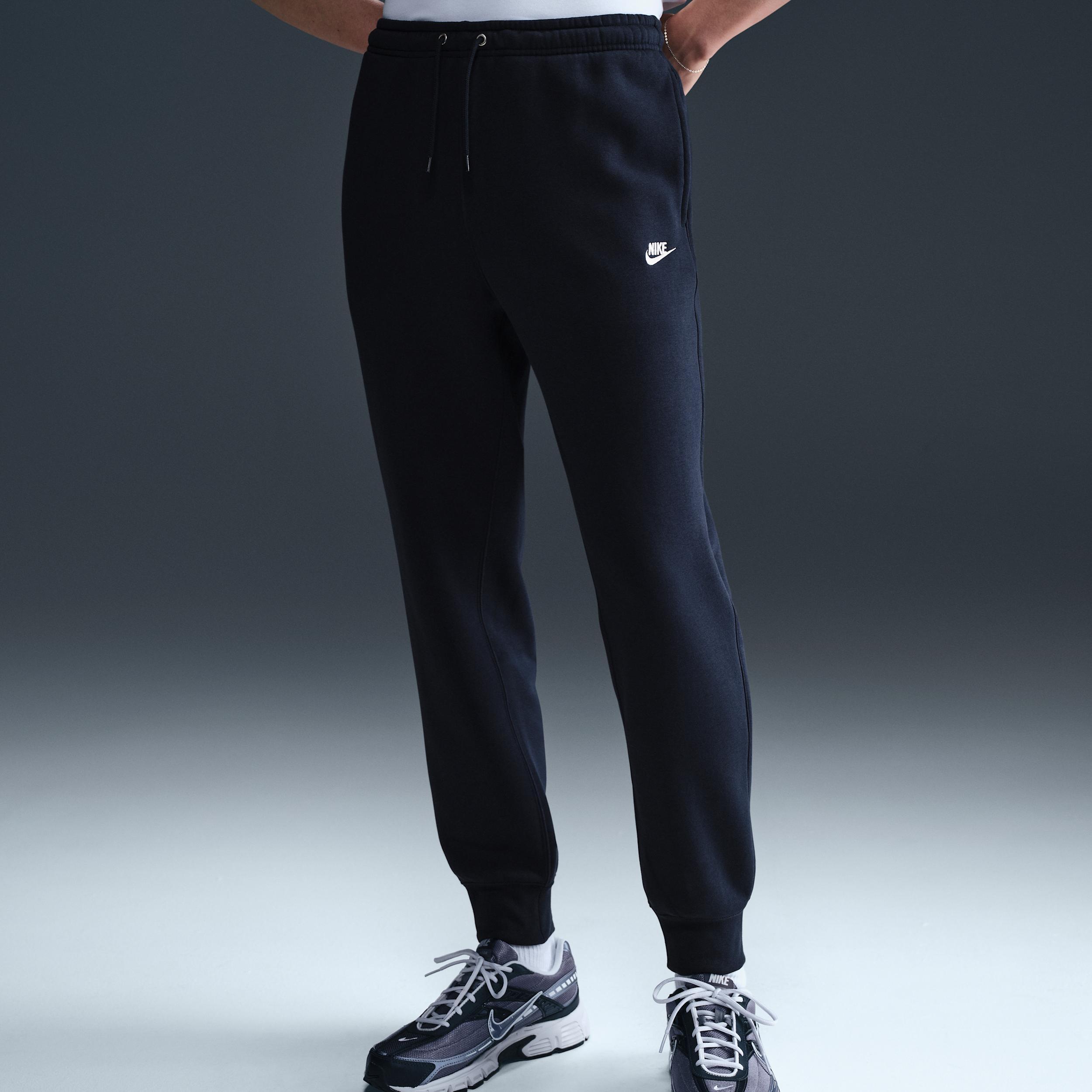 Nike Men's Club Jogger Pants Product Image