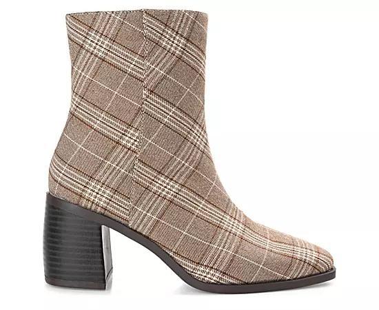 Journee Collection Womens Sloann Ankle Boot Product Image