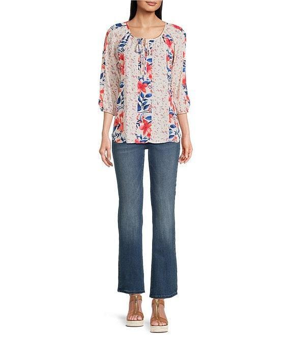 Figueroa & Flower Petite Size Printed Split V-Neck 3/4 Sleeve Top Product Image