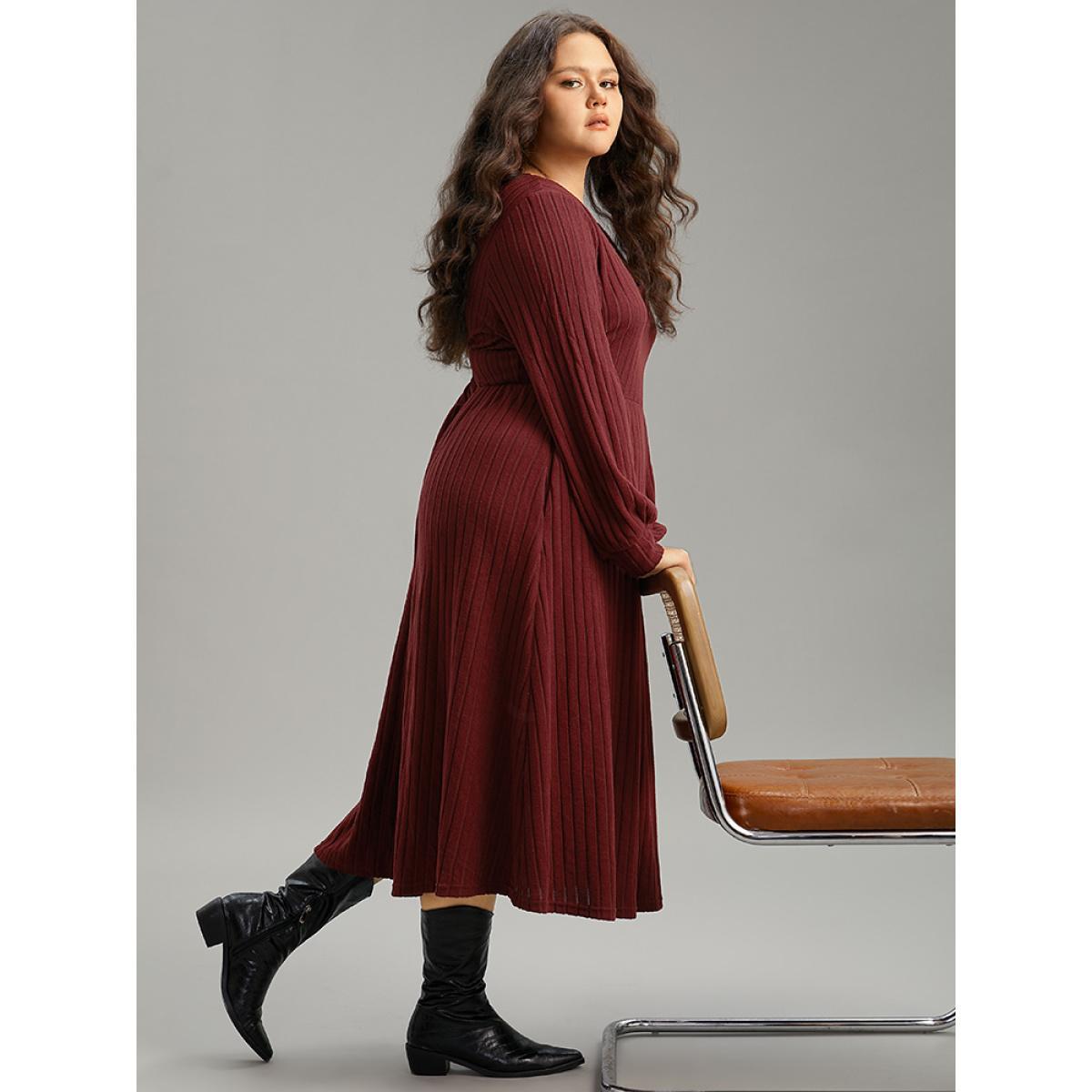 Plus Size Solid Rib Knit Pocket Elastic Waist Dress Scarlet Women Casual Texture V-neck Long Sleeve Curvy Midi Dress BloomChic 28/5X Product Image