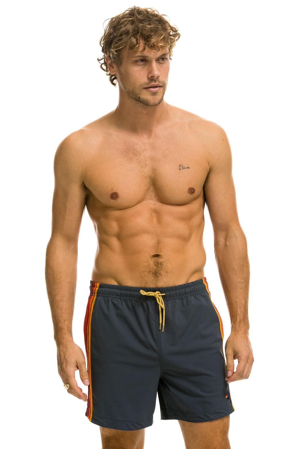 MEN'S 5 STRIPE FLEX SHORTS - TITANIUM Male Product Image