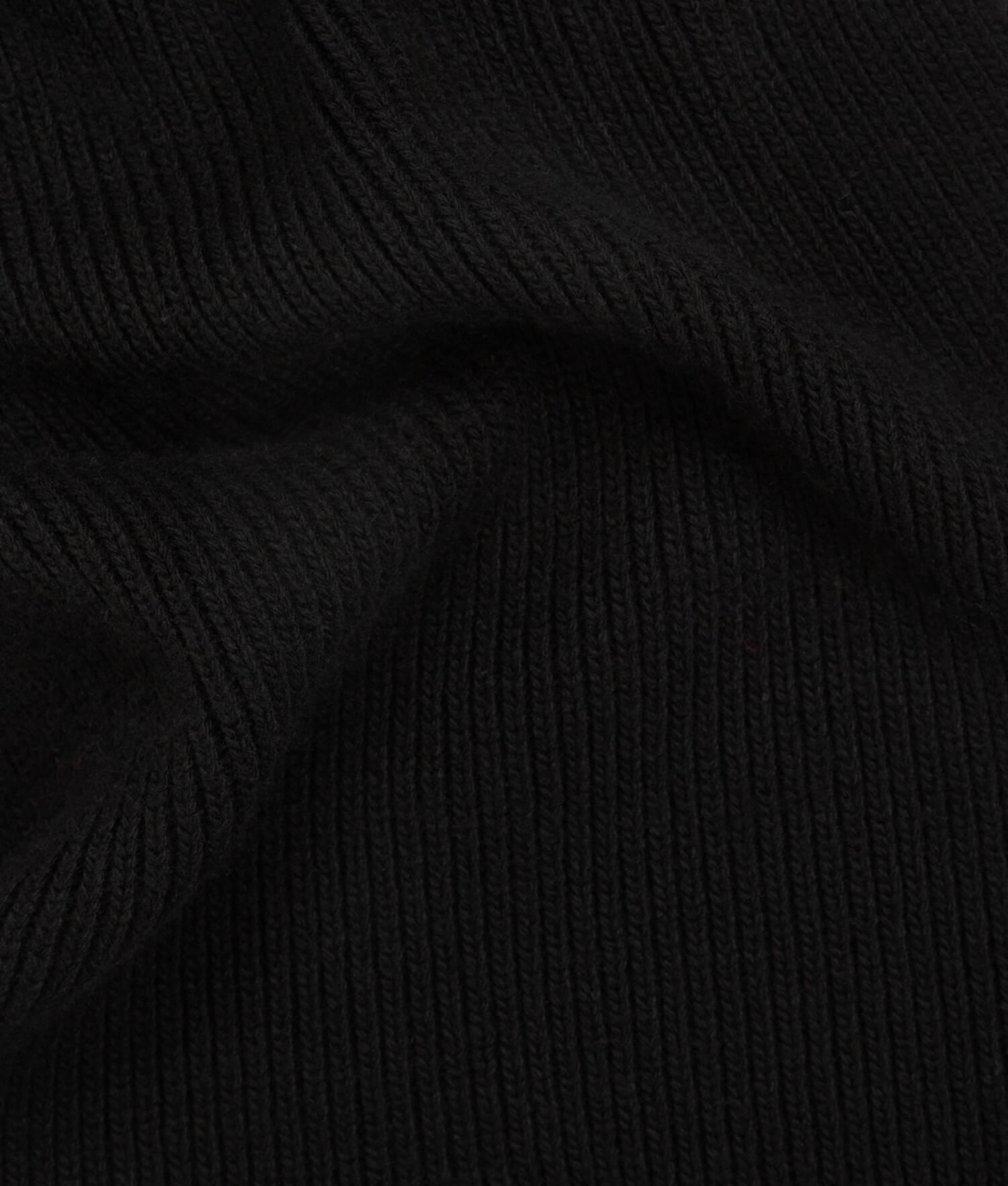 IKON KNITTED SCARF Product Image