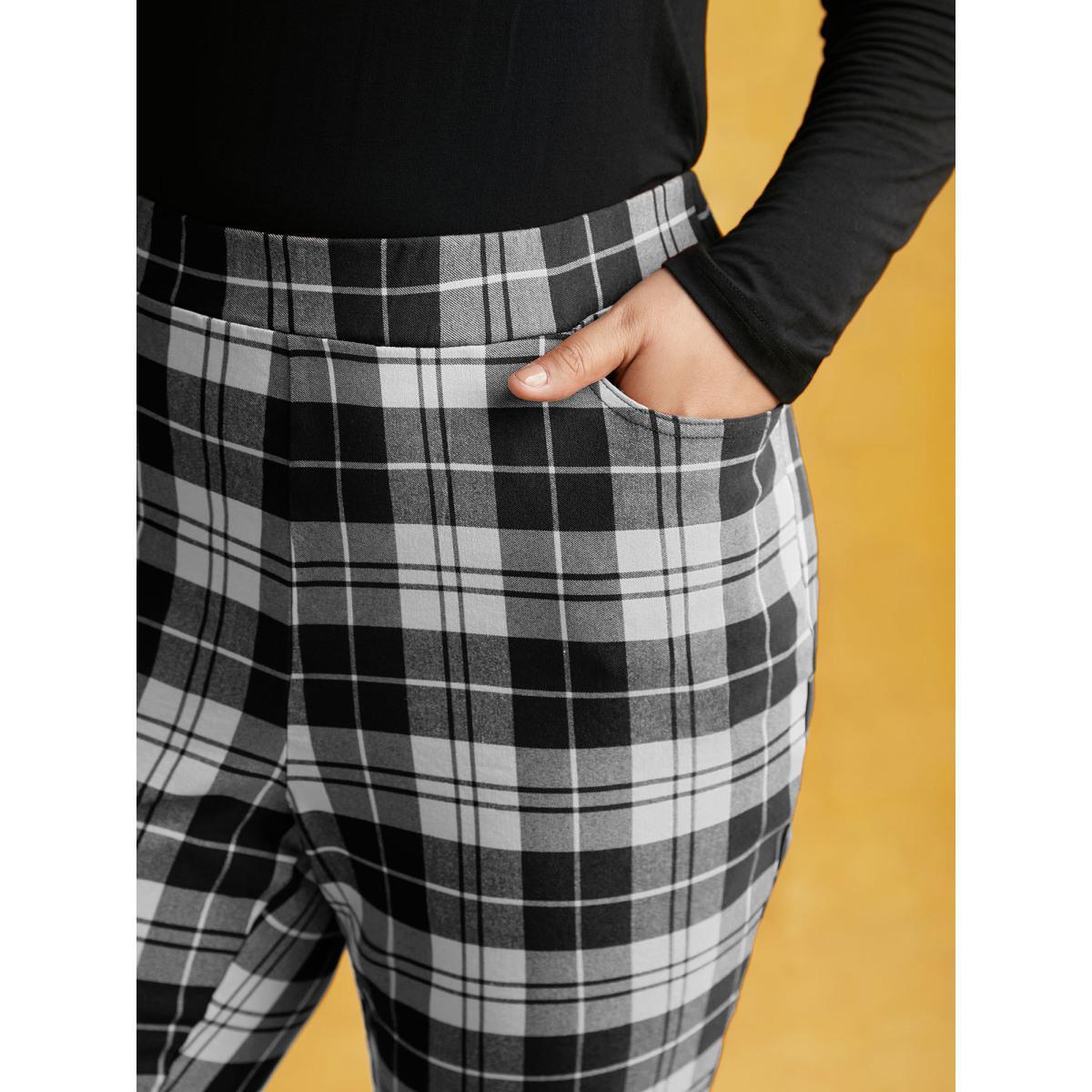 Plus Size Stretchy Plaid Lounge Leggings Women Black Elegant Medium stretch Skinny Mid Rise Everyday Leggings BloomChic 18-20/2X Product Image
