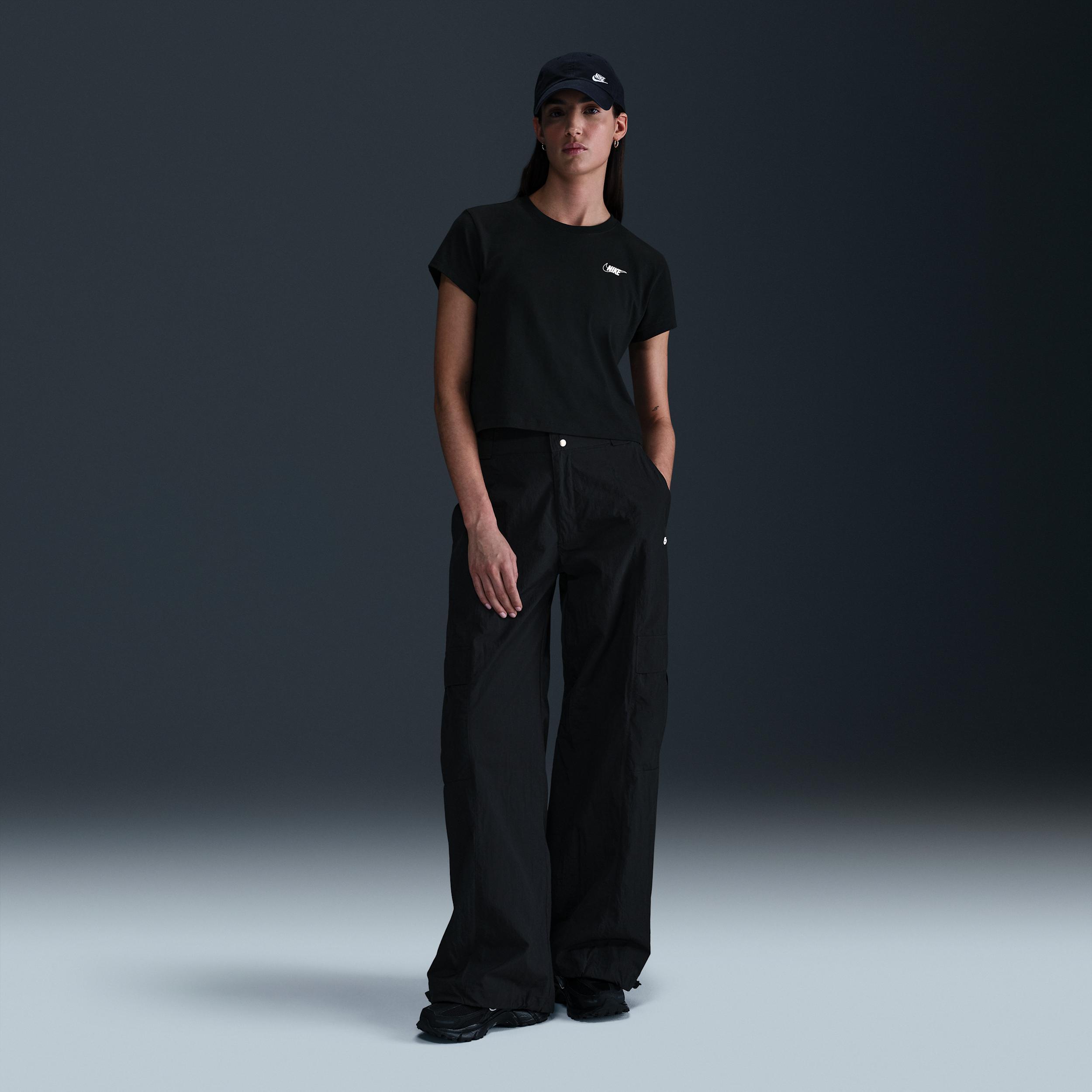 Nike Sportswear Club Women's Short-Sleeve Cropped Graphic T-Shirt Product Image