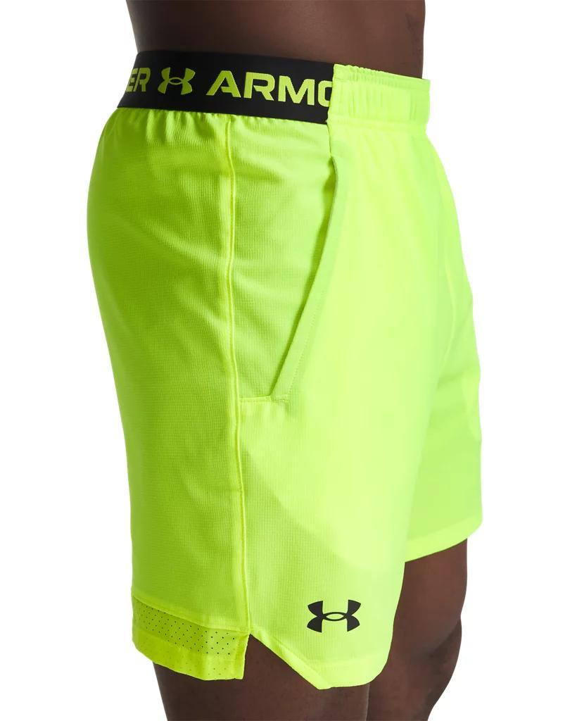 UA Vanish Woven Product Image