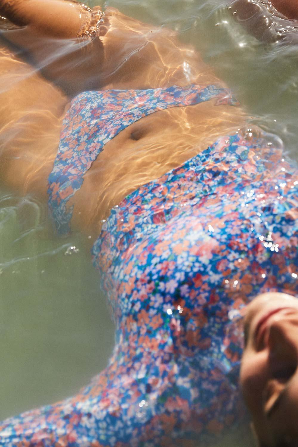 Sale Moana Long Sleeved Crop Rashguard Product Image