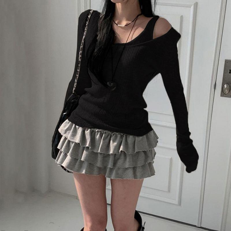 Set: Long-Sleeve Scoop Neck Plain Ribbed T-Shirt + Tank Top Product Image